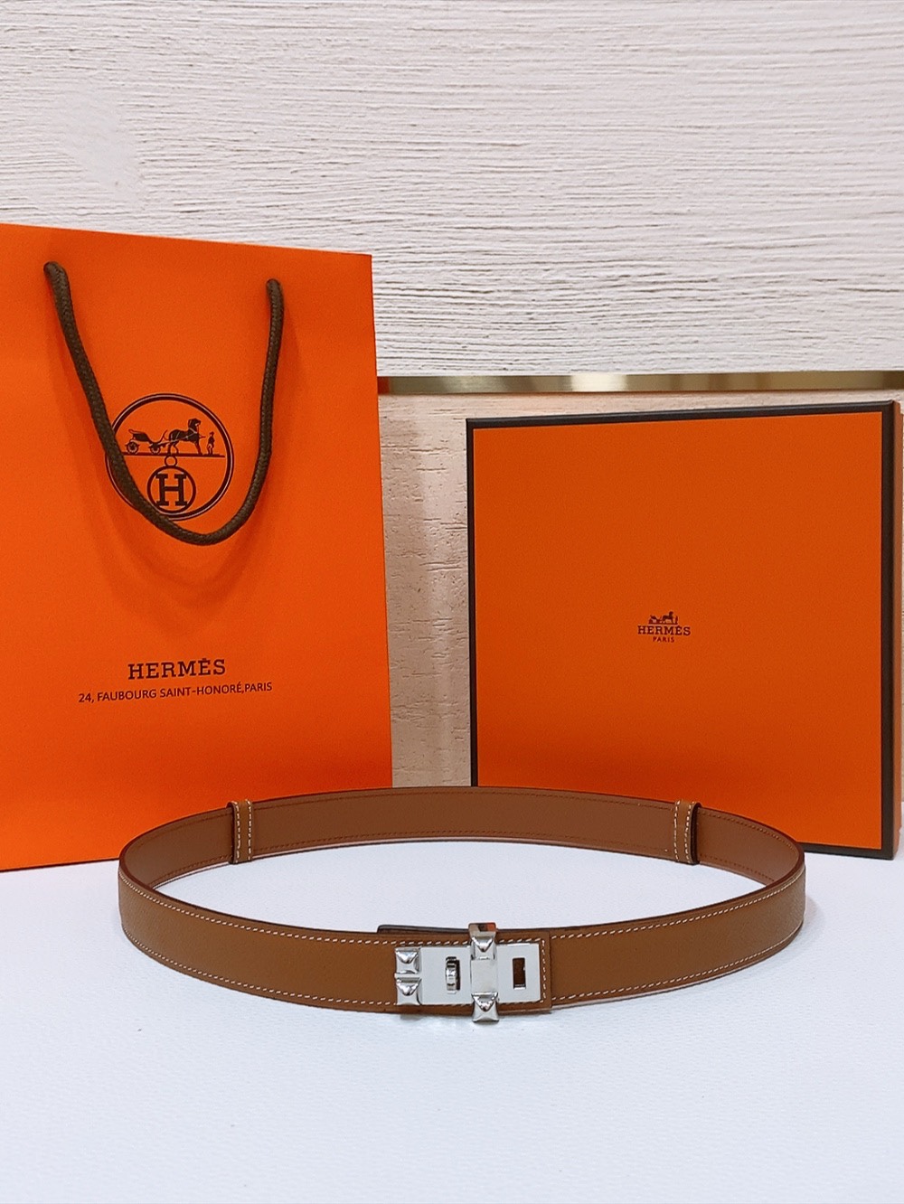 HERMES 00576