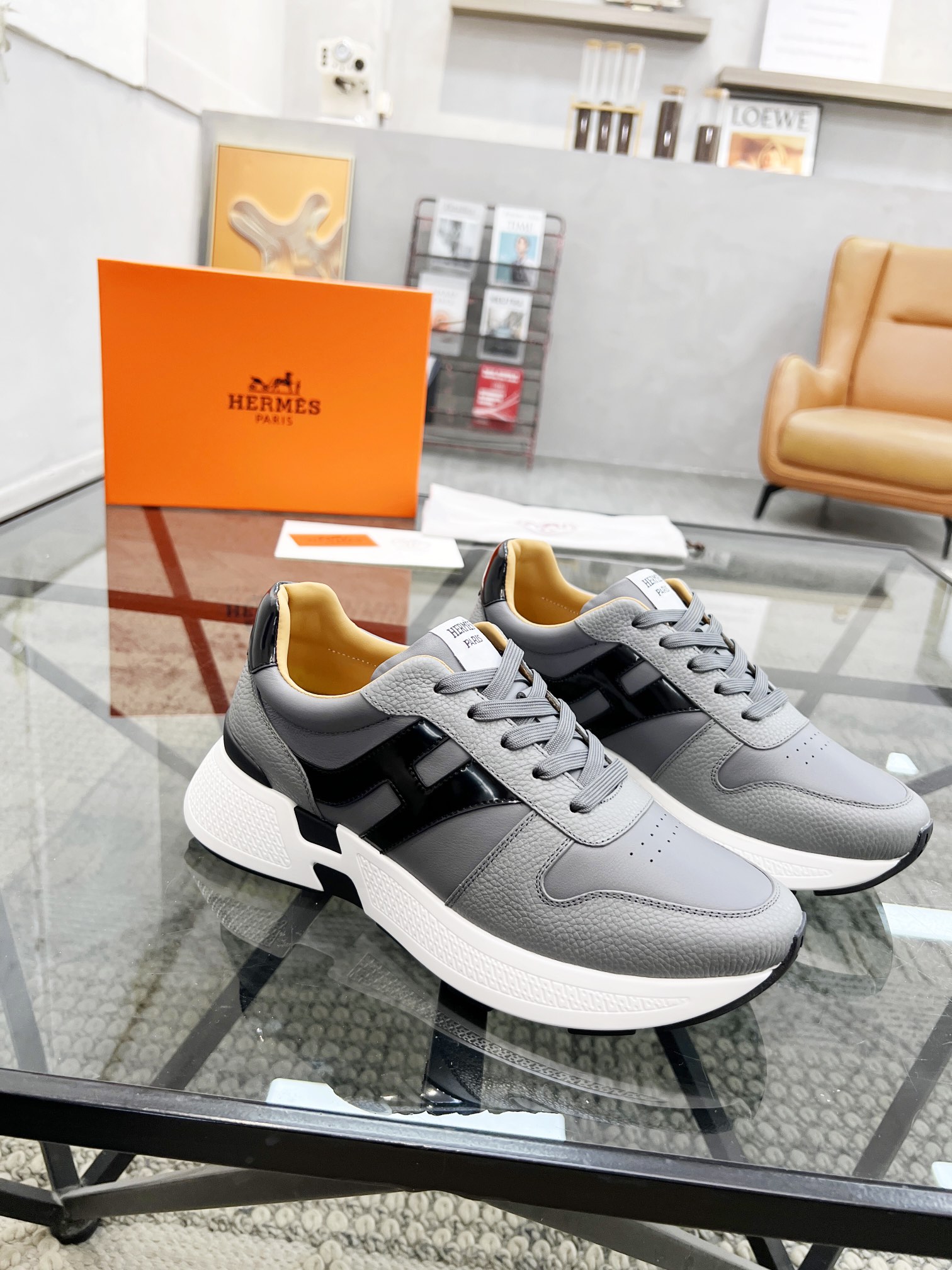 HERMES 00679