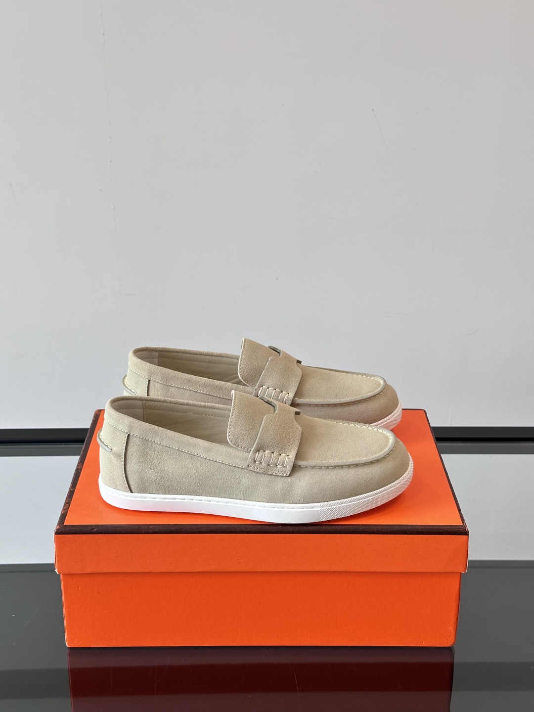 HERMES 00699