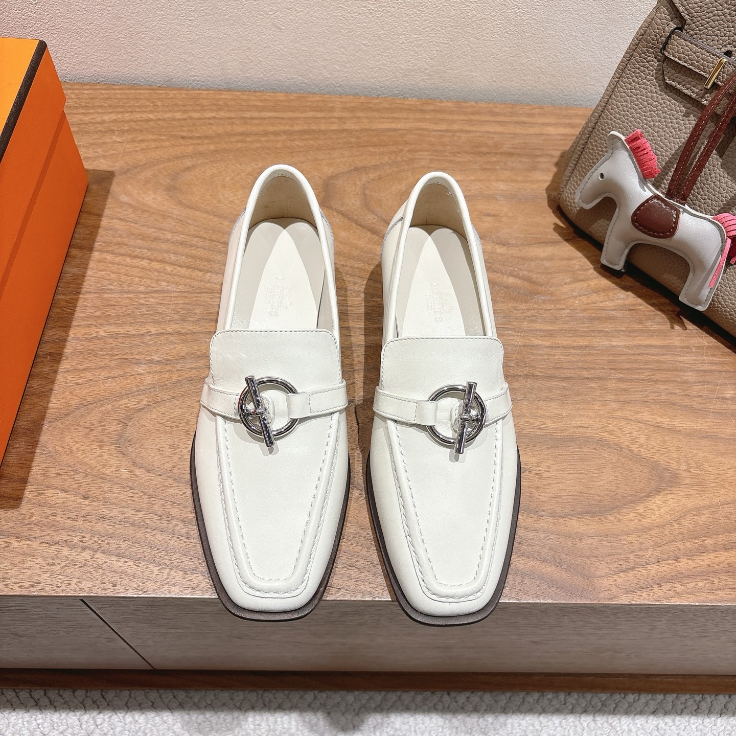 HERMES 00699