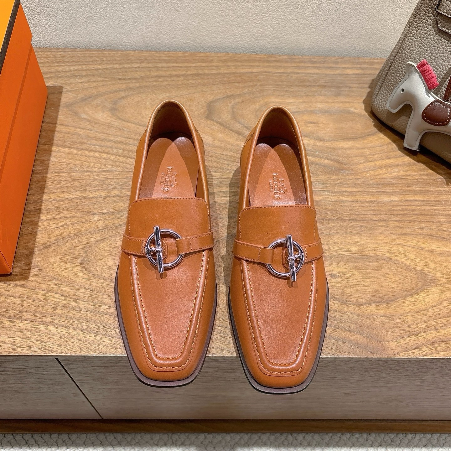 HERMES 00729
