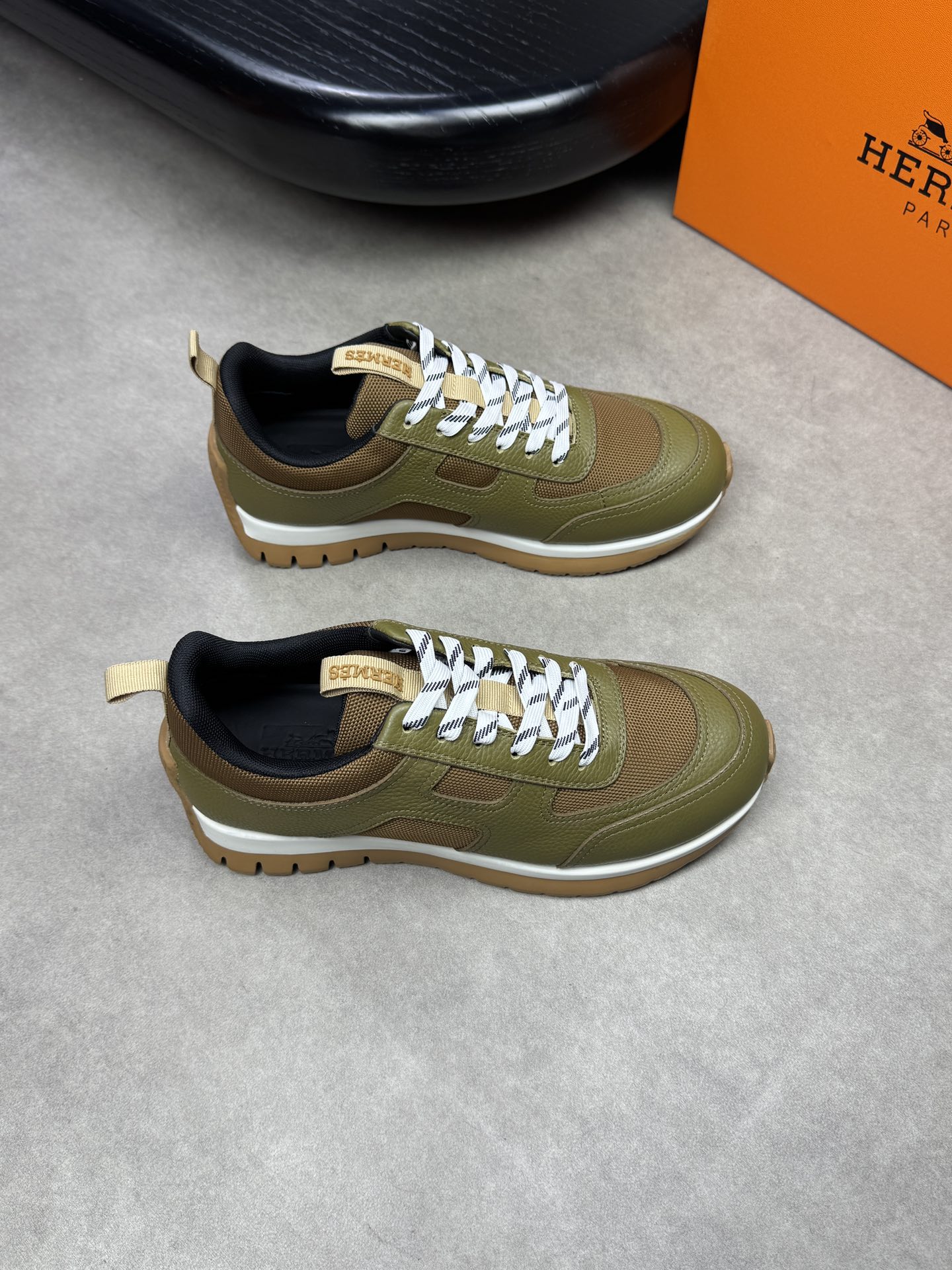 HERMES 00729