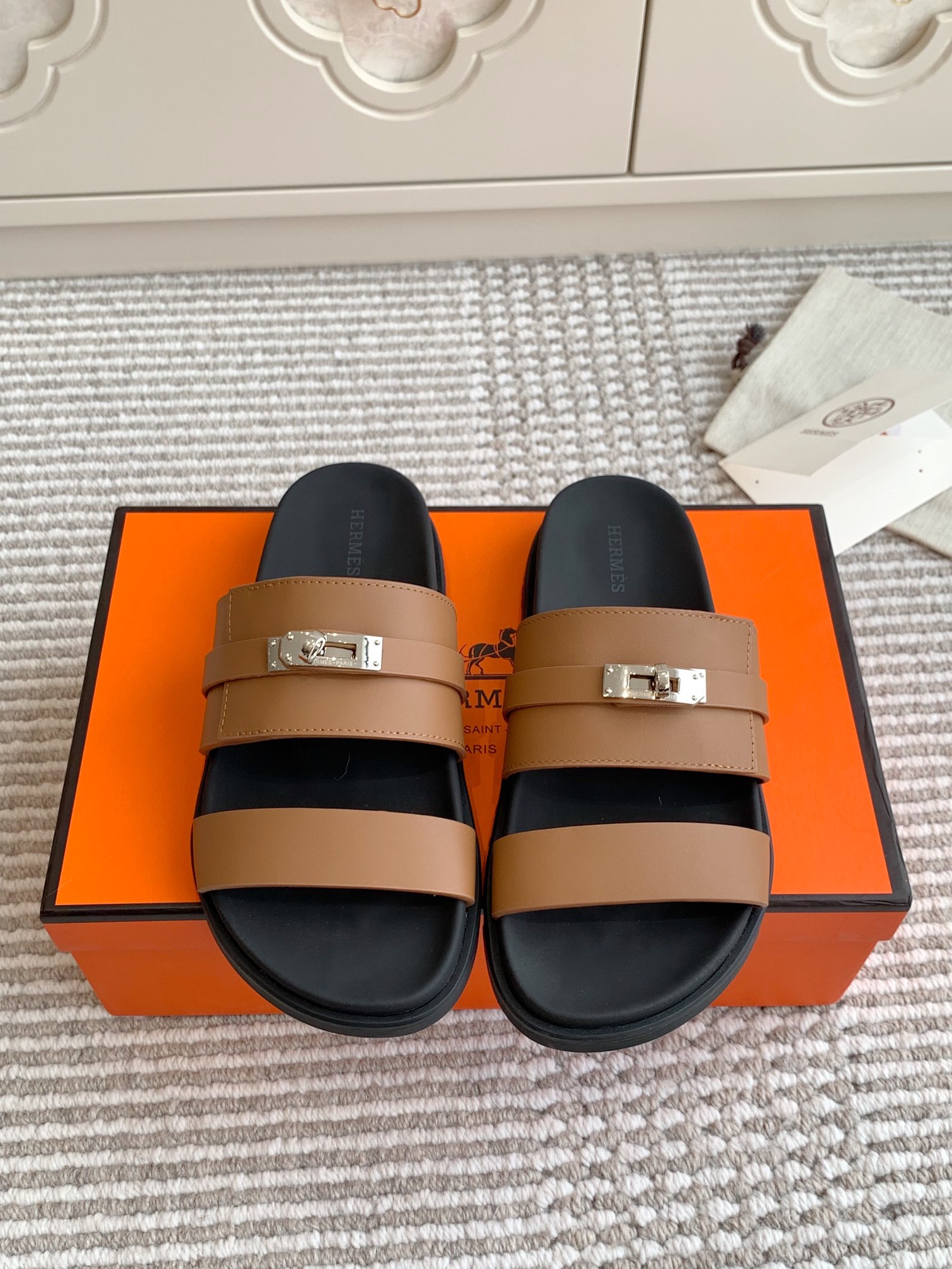 HERMES 00809