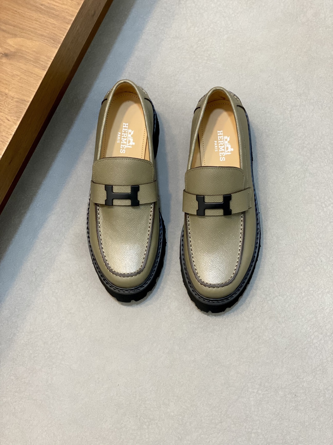 HERMES 00819