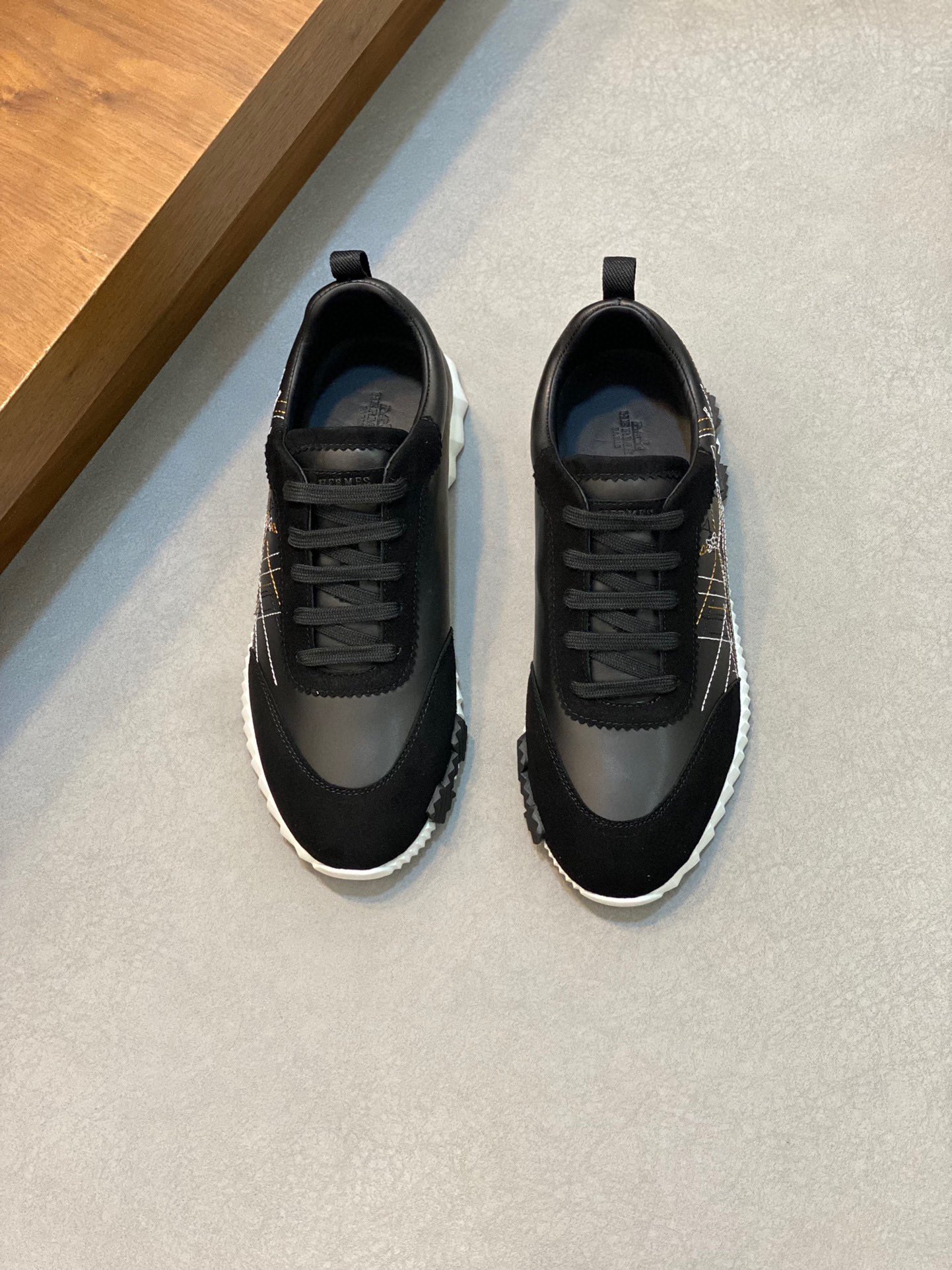 HERMES 00819