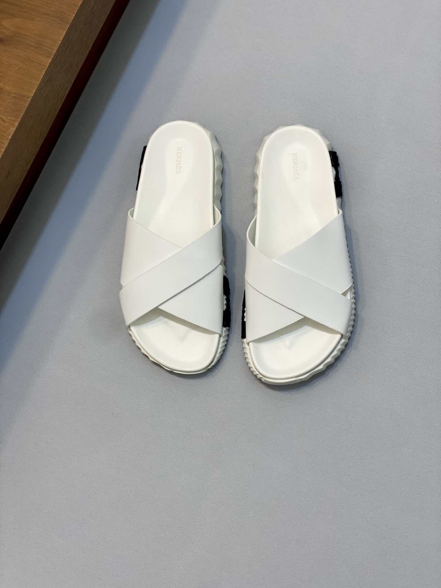 HERMES 00826