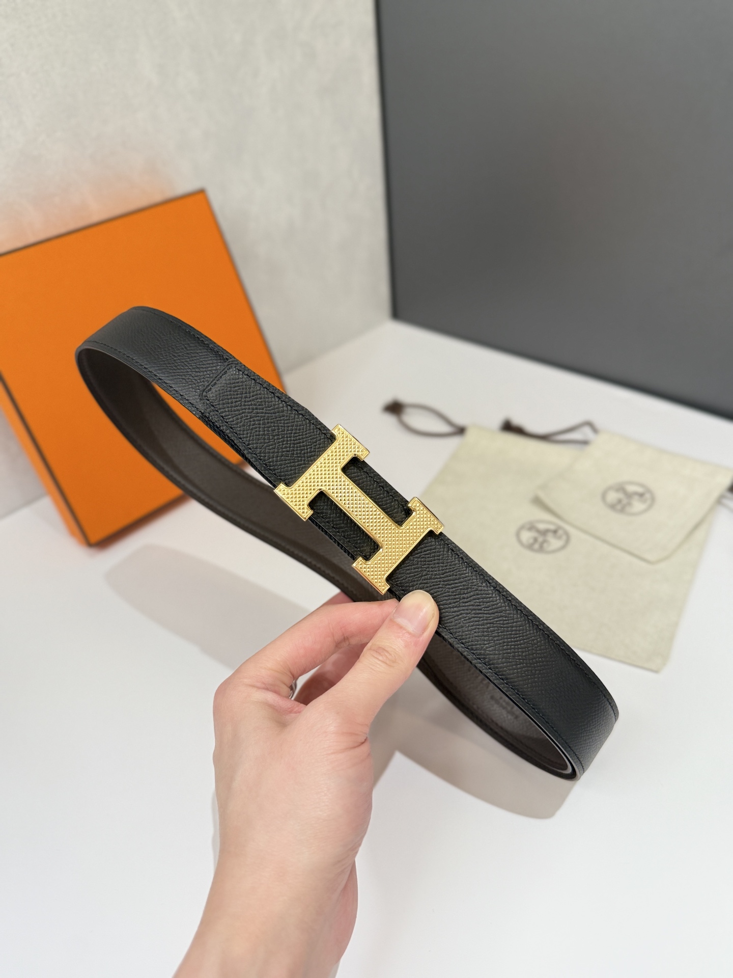HERMES 00836