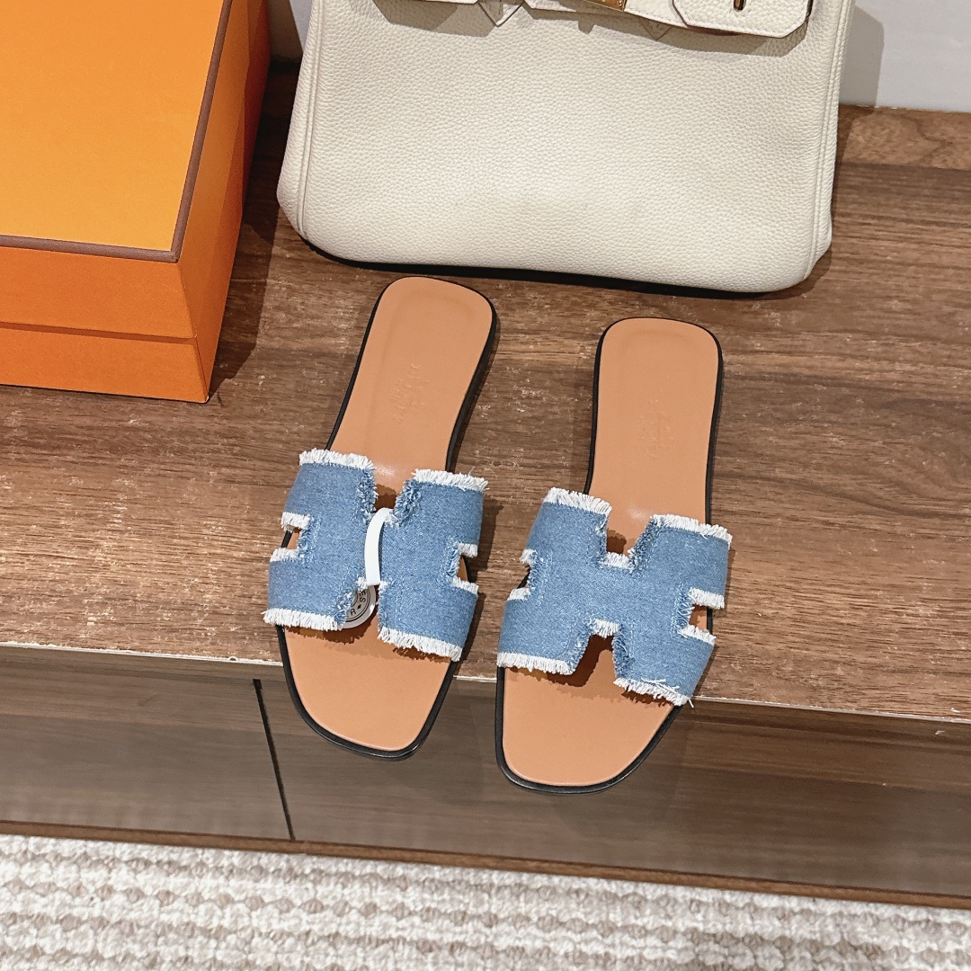 HERMES 00889