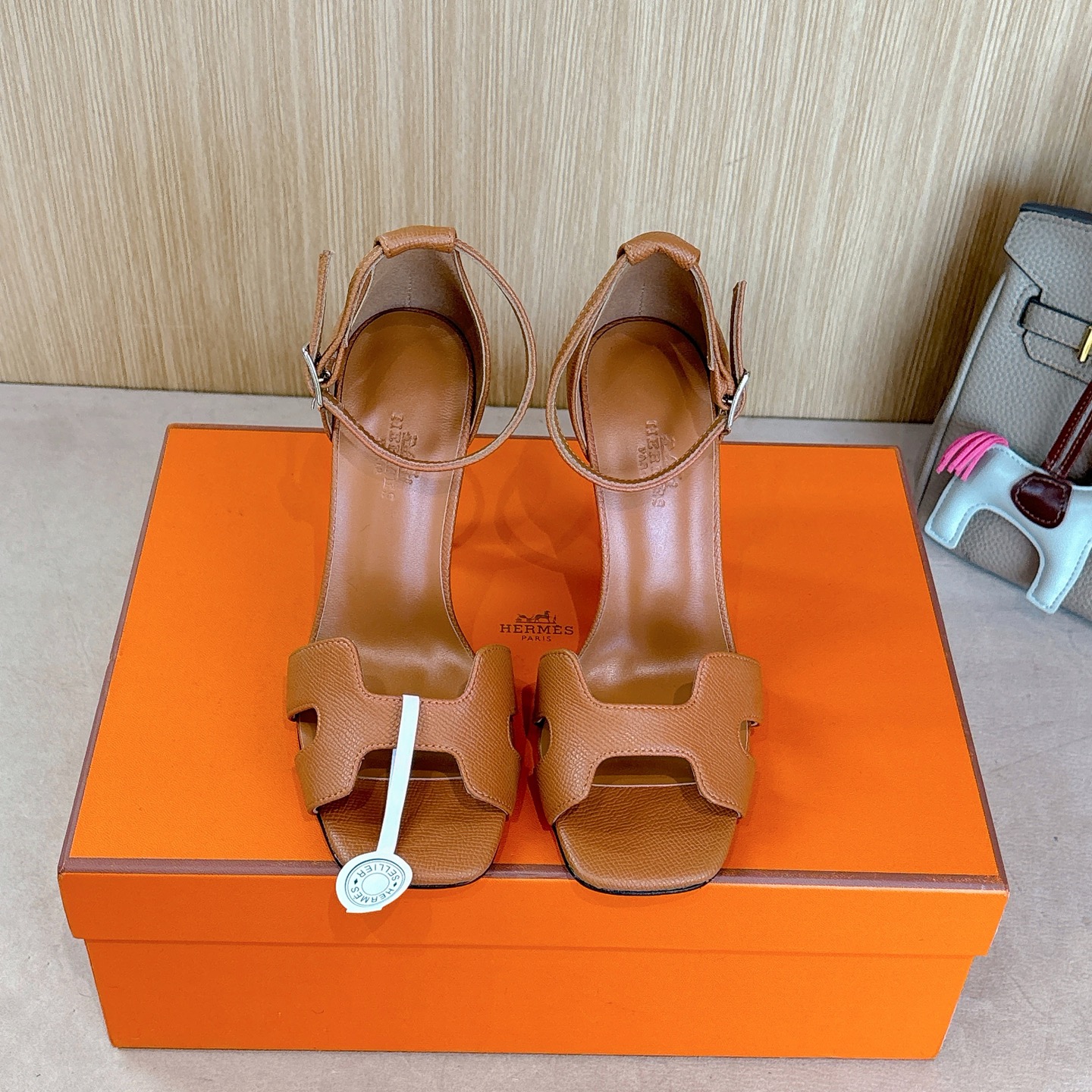 HERMES 00909