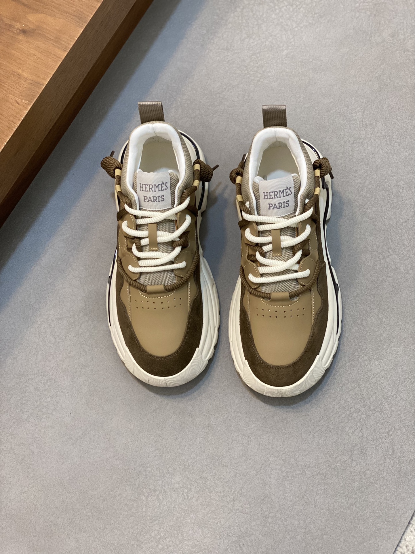 HERMES 00909