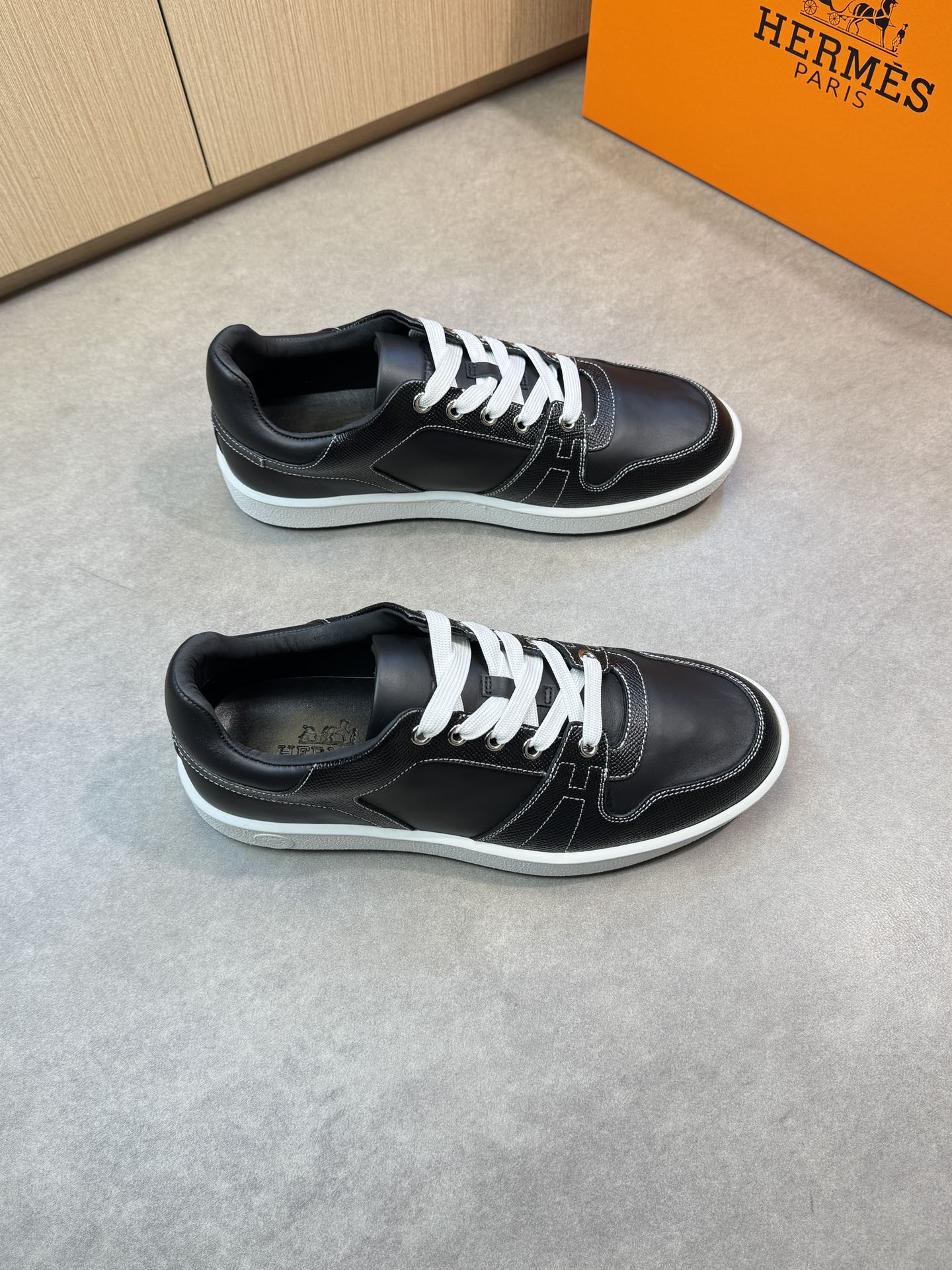 HERMES 00929