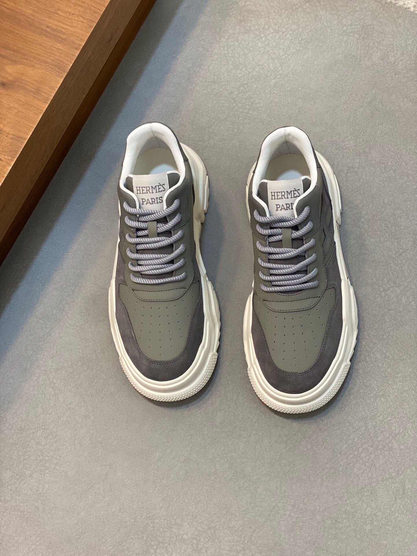HERMES 00999