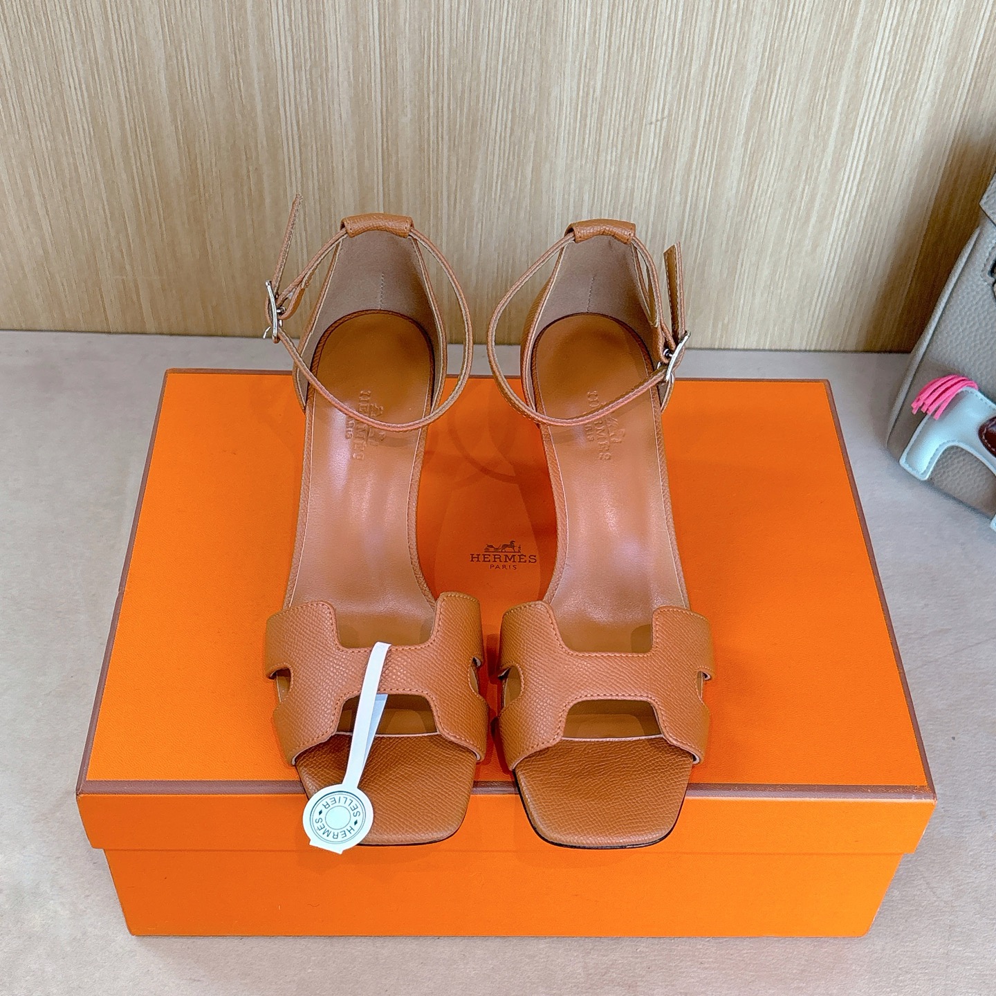 HERMES 00999