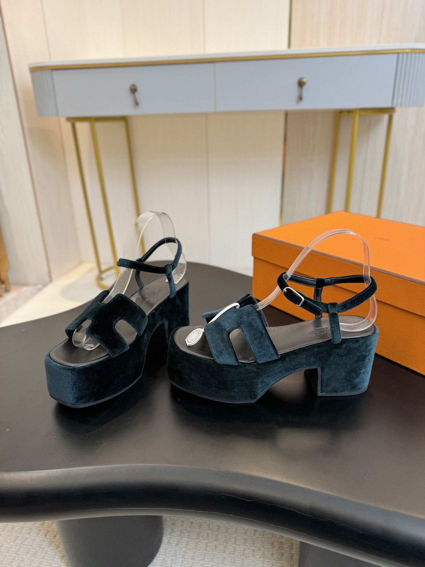 HERMES 01049
