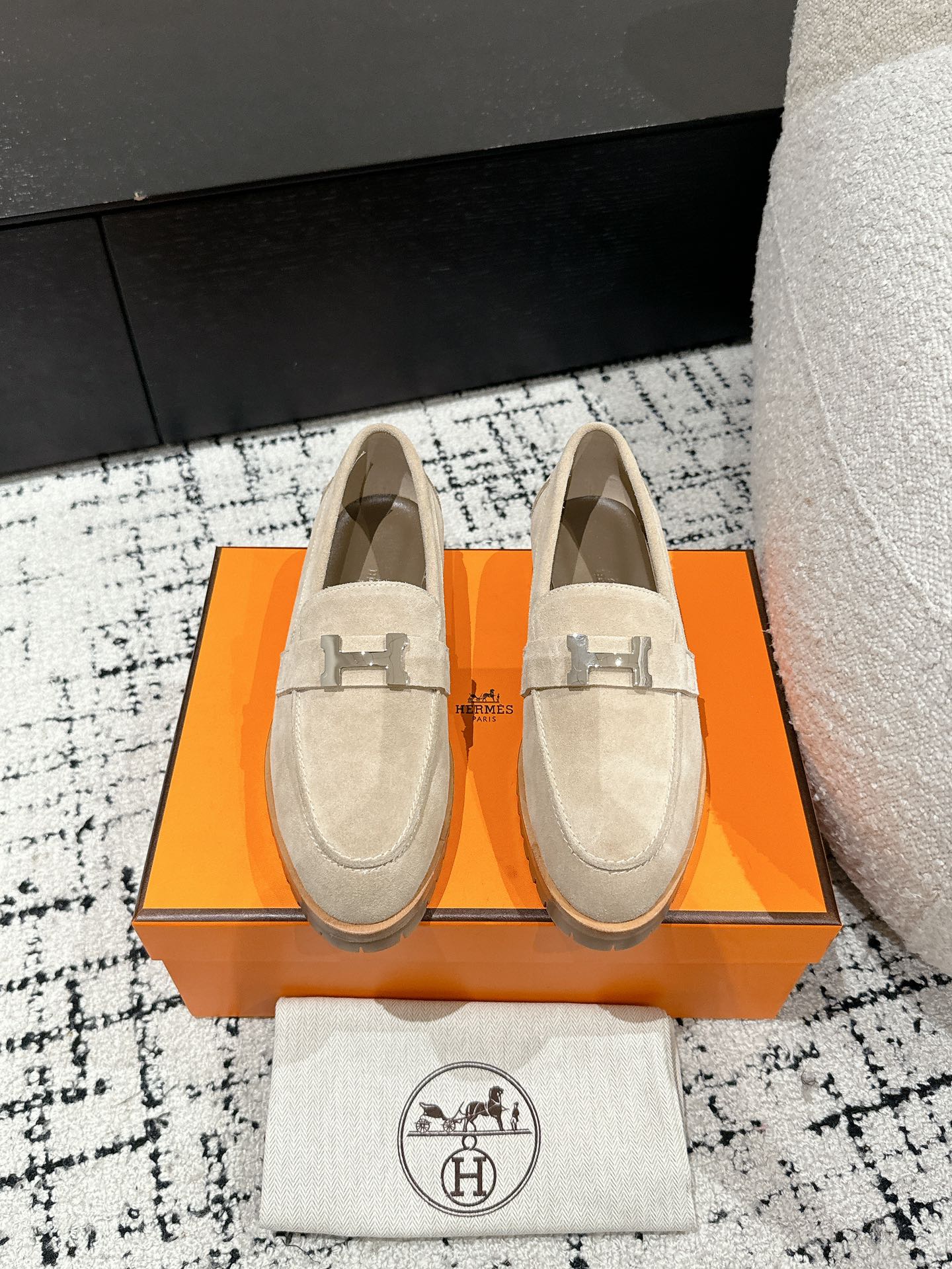 HERMES 01049