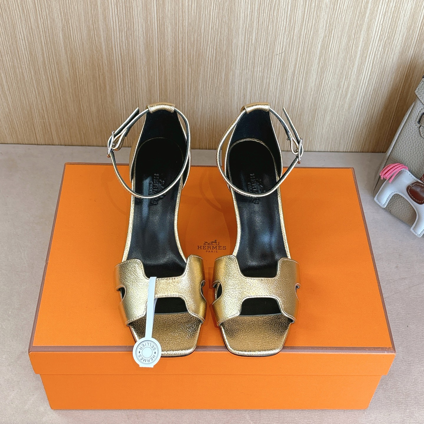 HERMES 01049
