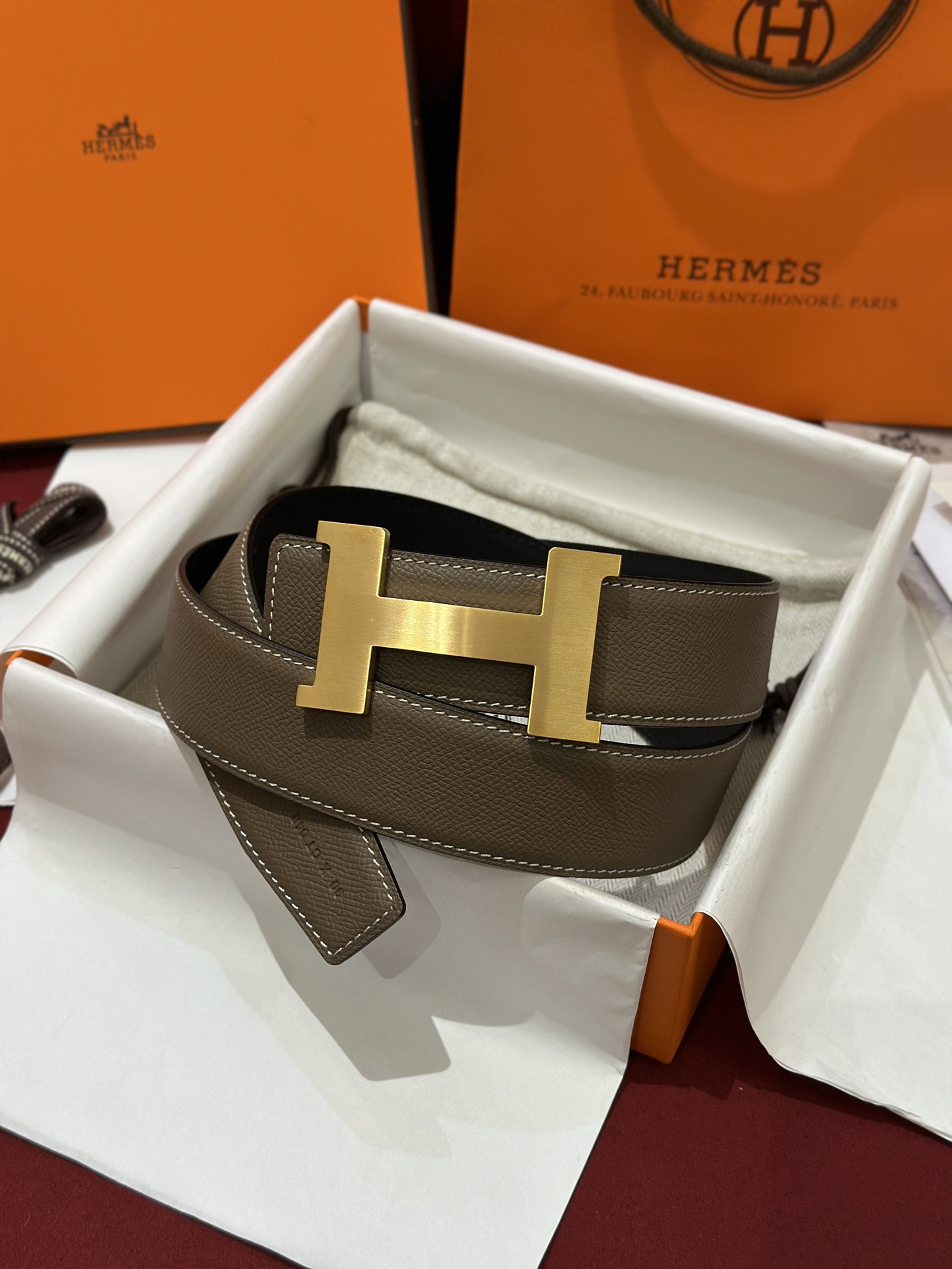 Hermes  01076