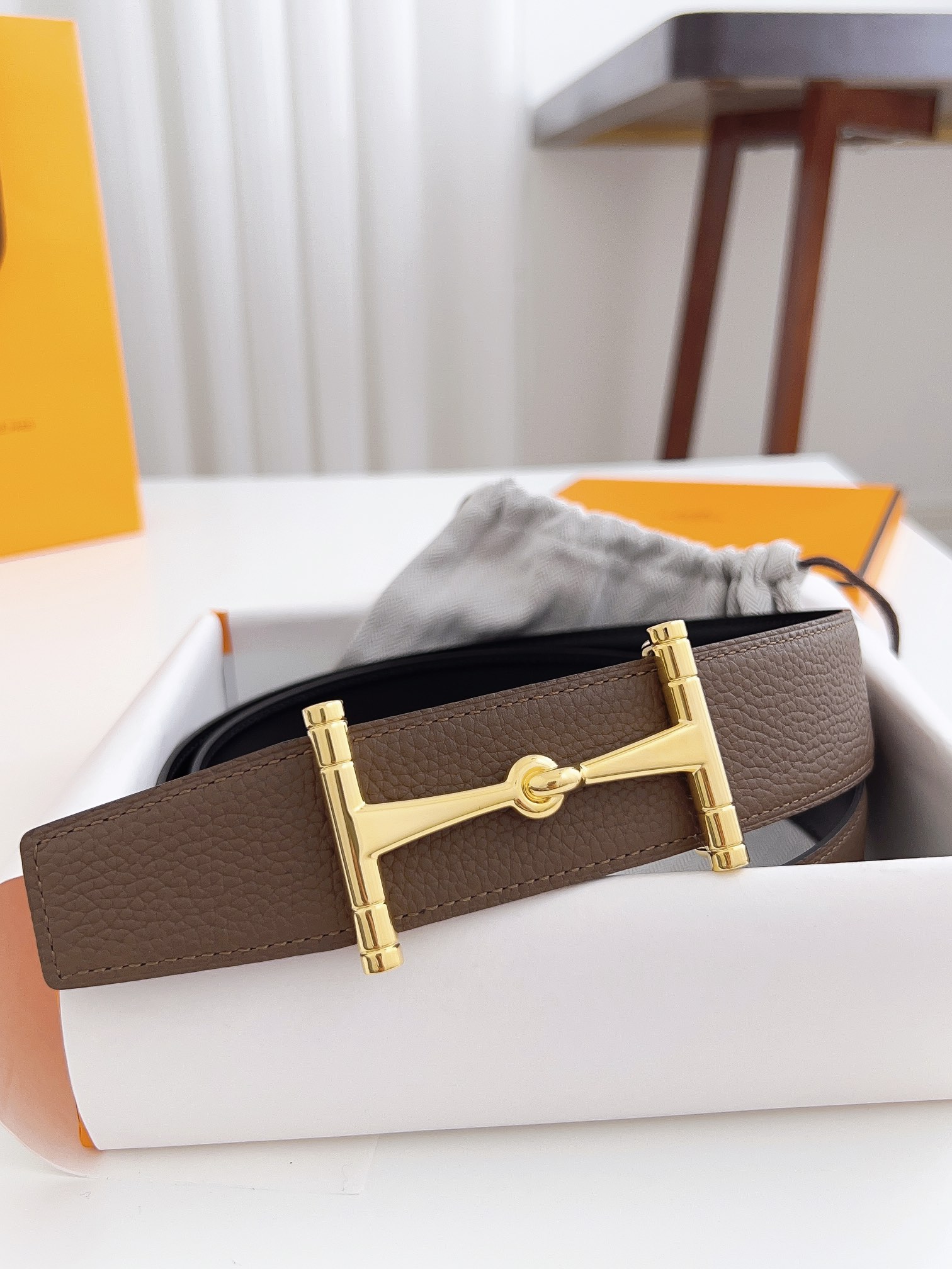 Hermes  01359