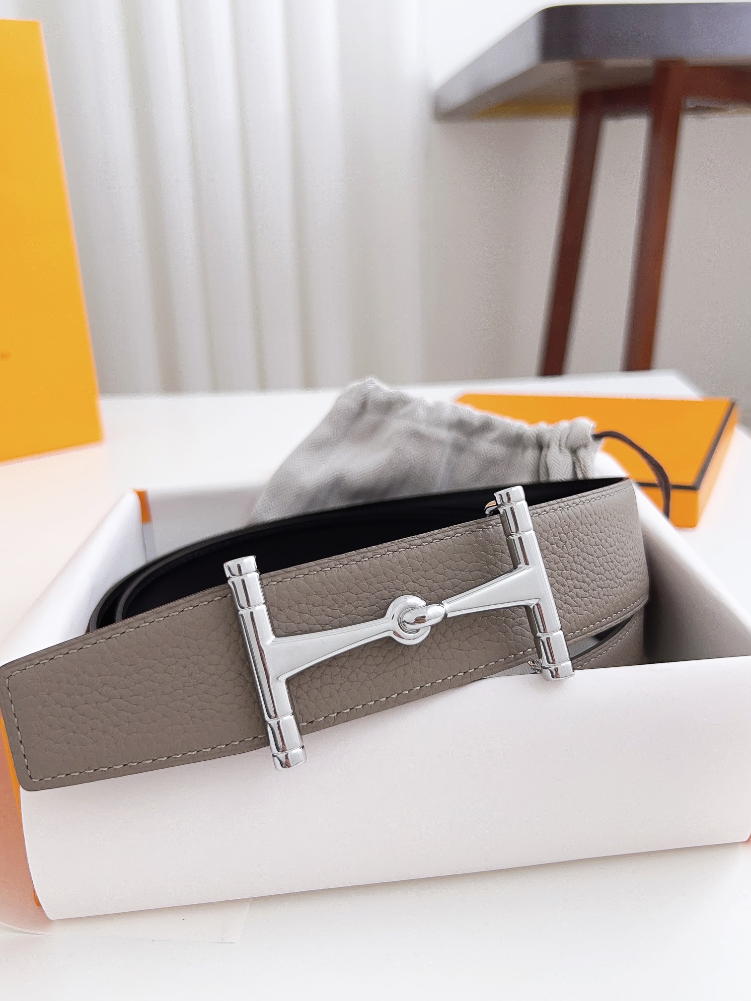 Hermes  01369