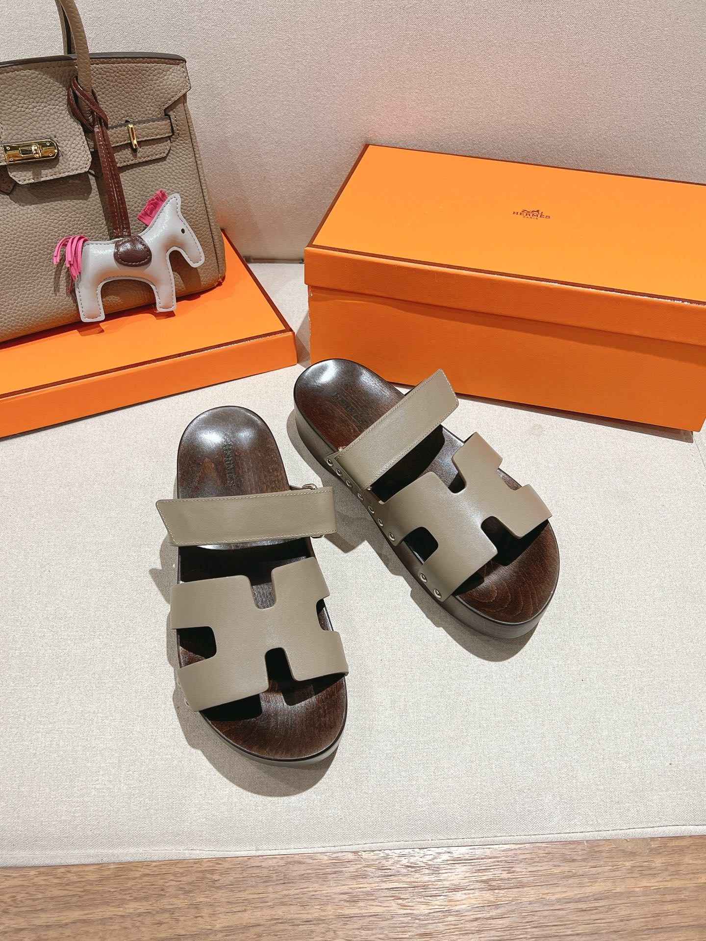 HERMES  01719