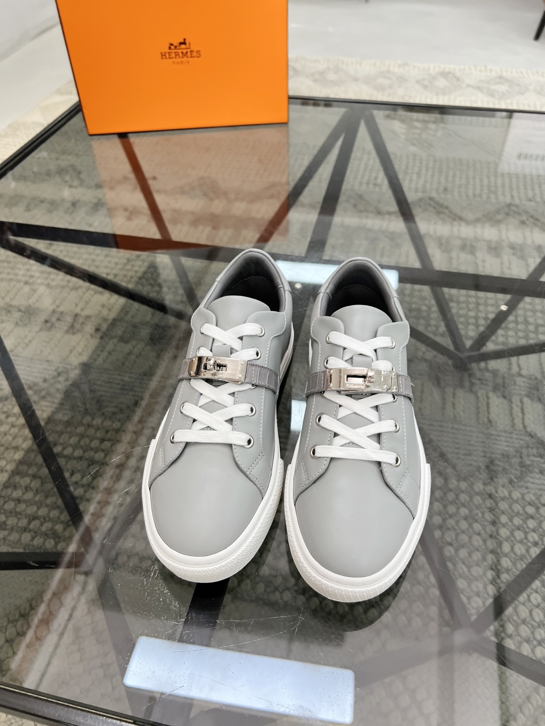 HERMES  01729