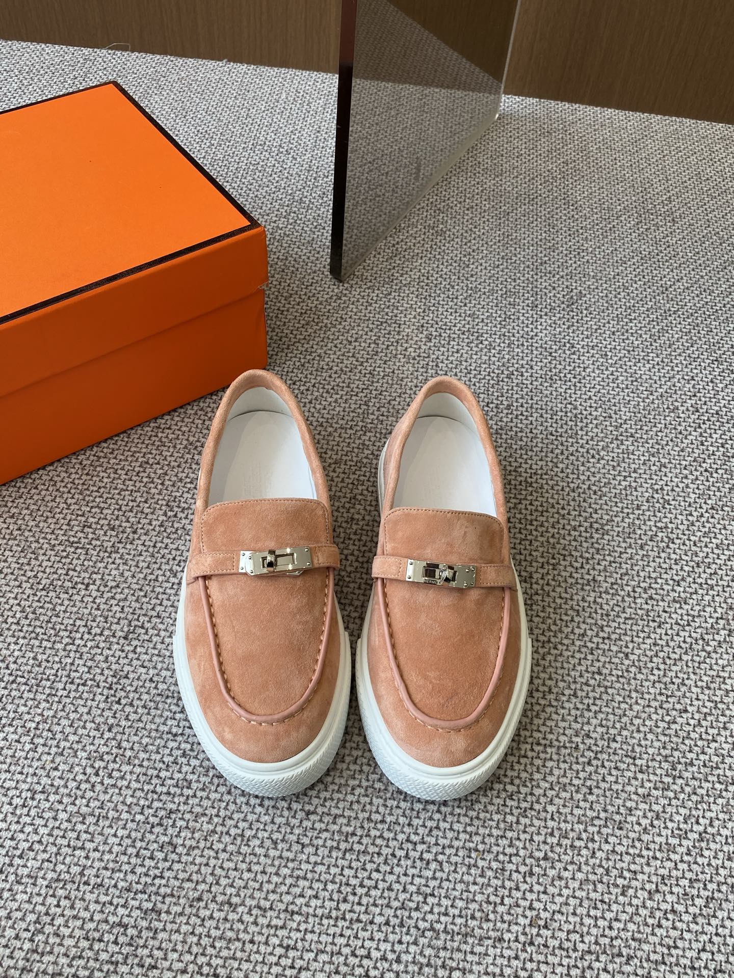 HERMES 01729
