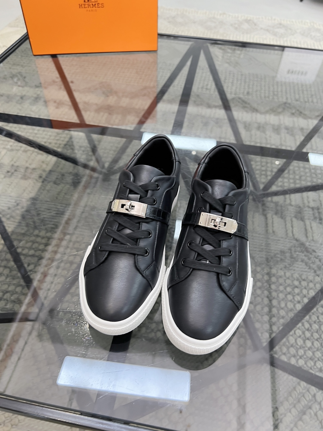 HERMES  01739