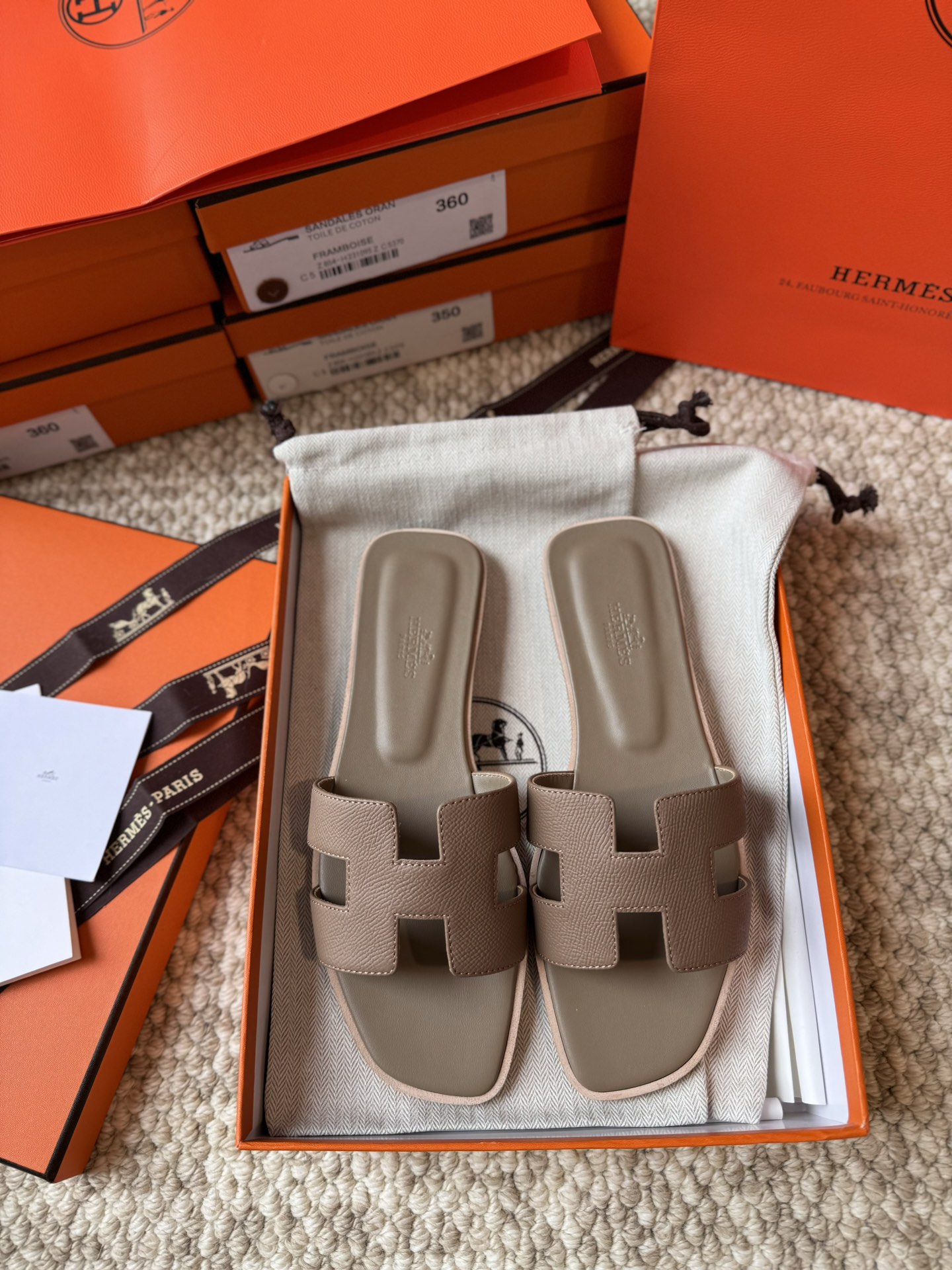 HERMES 01749