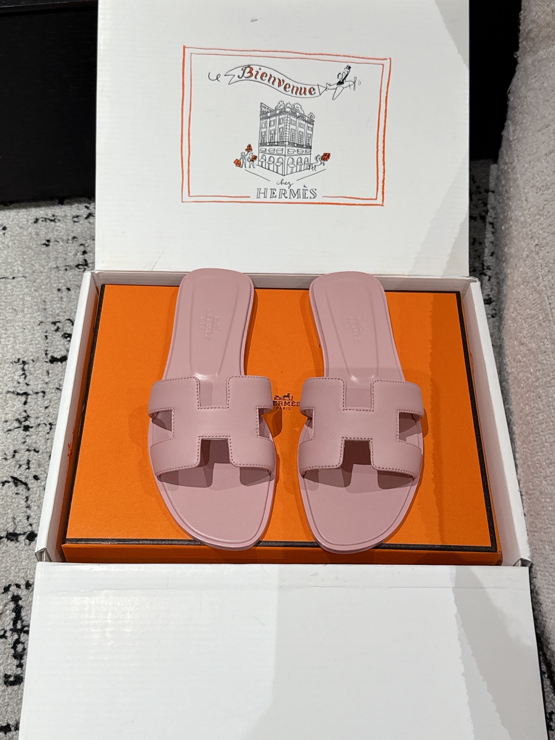 HERMES  01749