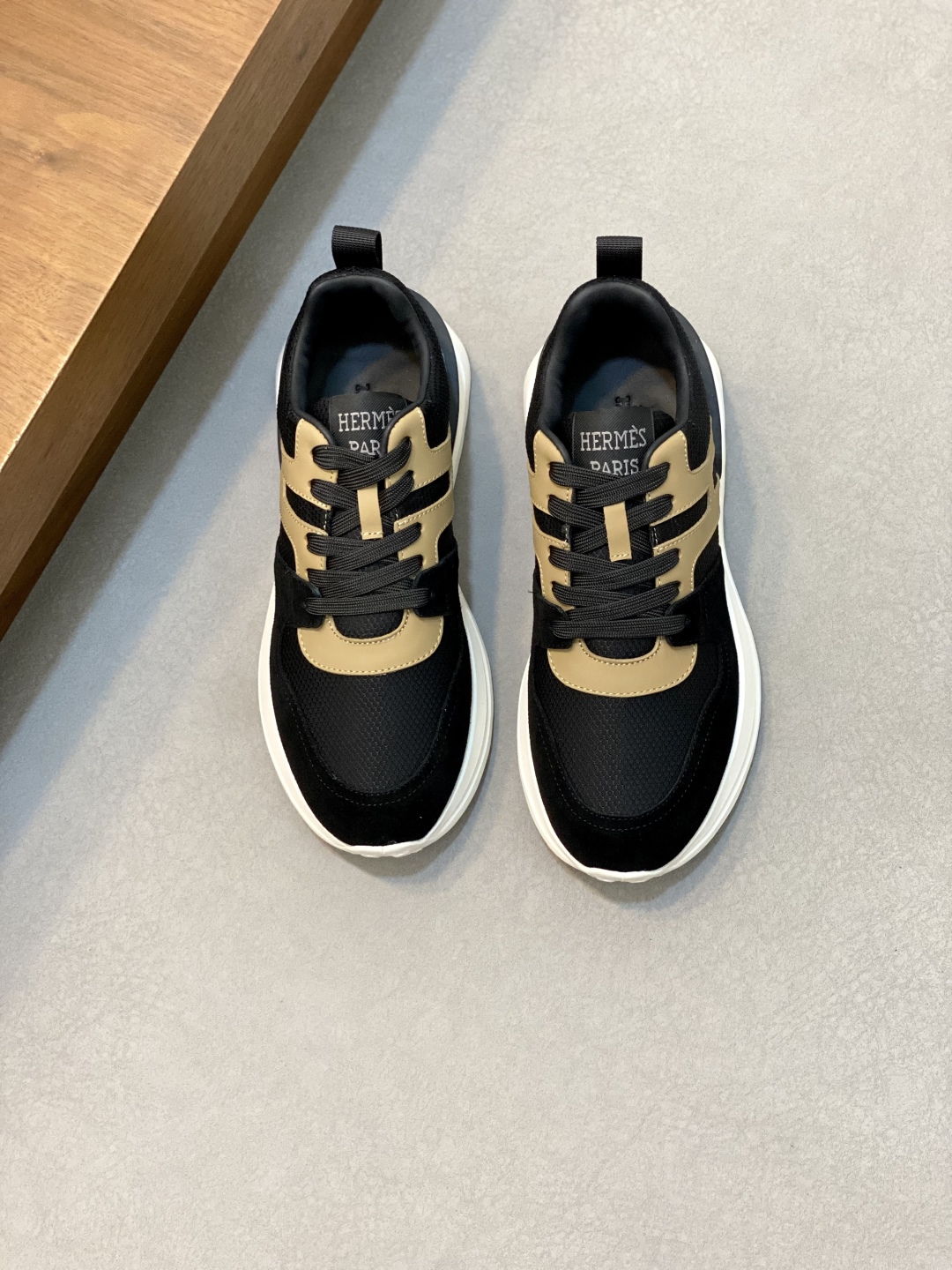 HERMES 01749