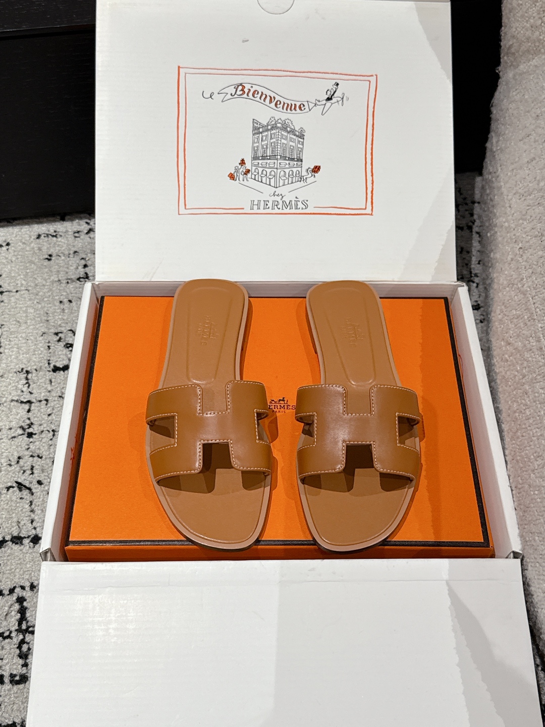 HERMES  01759