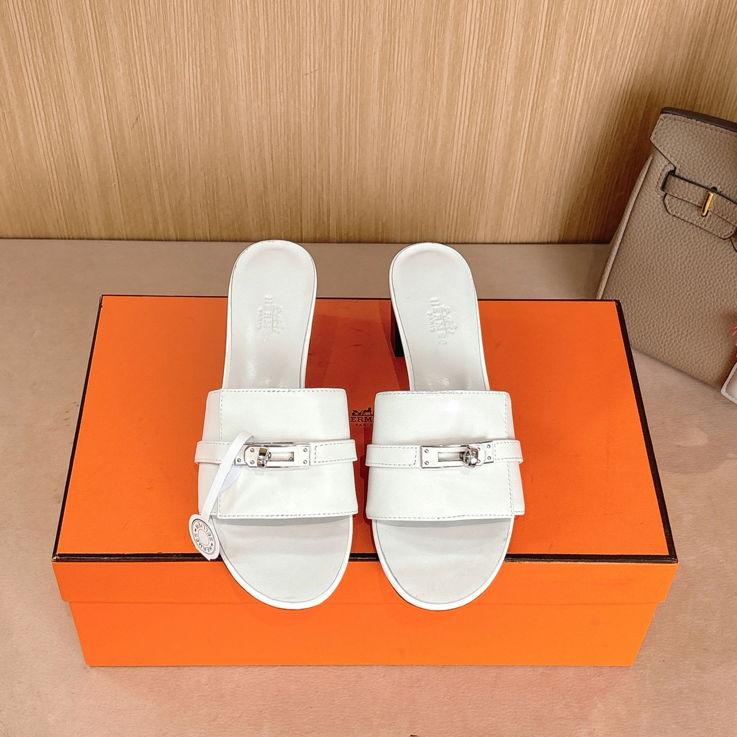 HERMES 01779