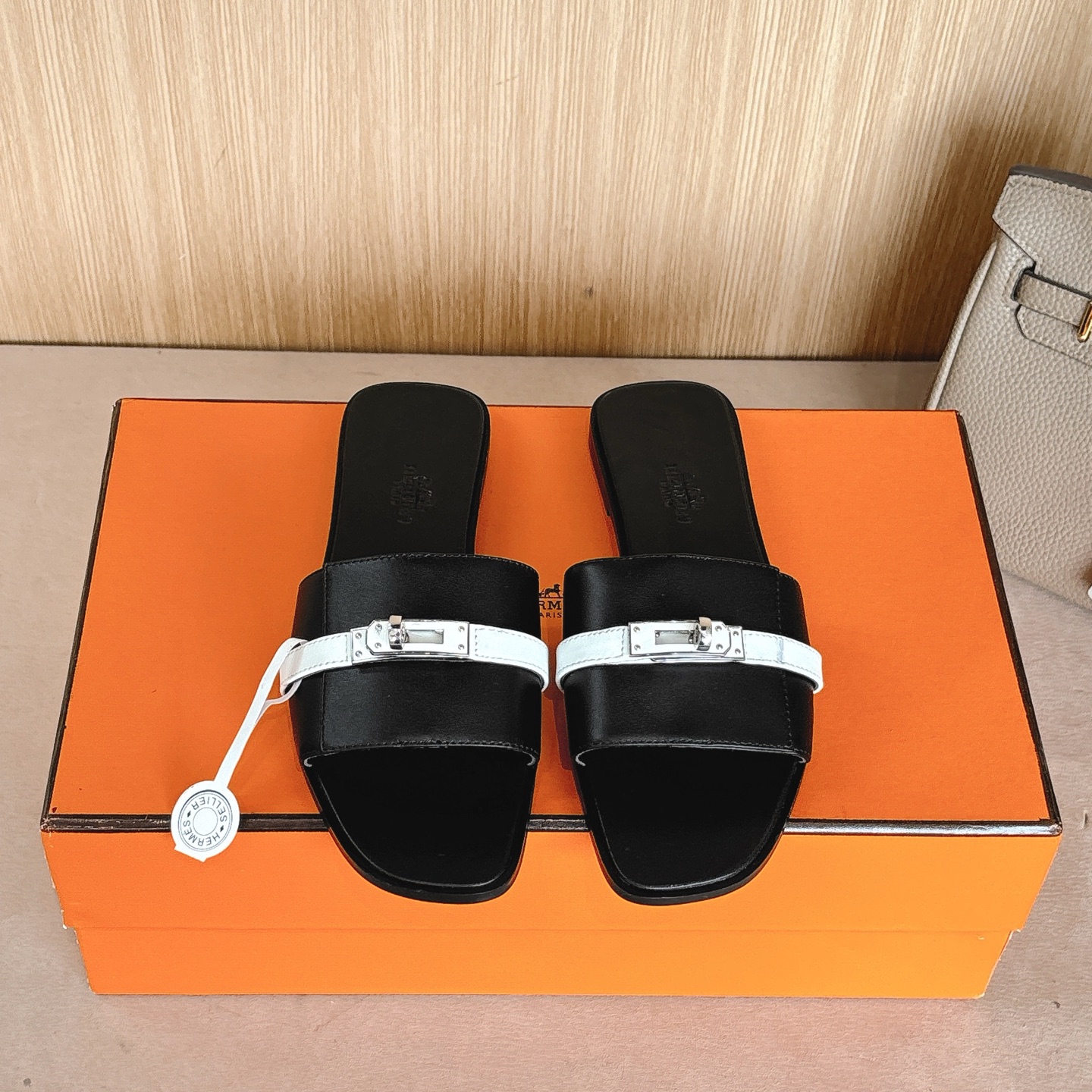 HERMES 01799