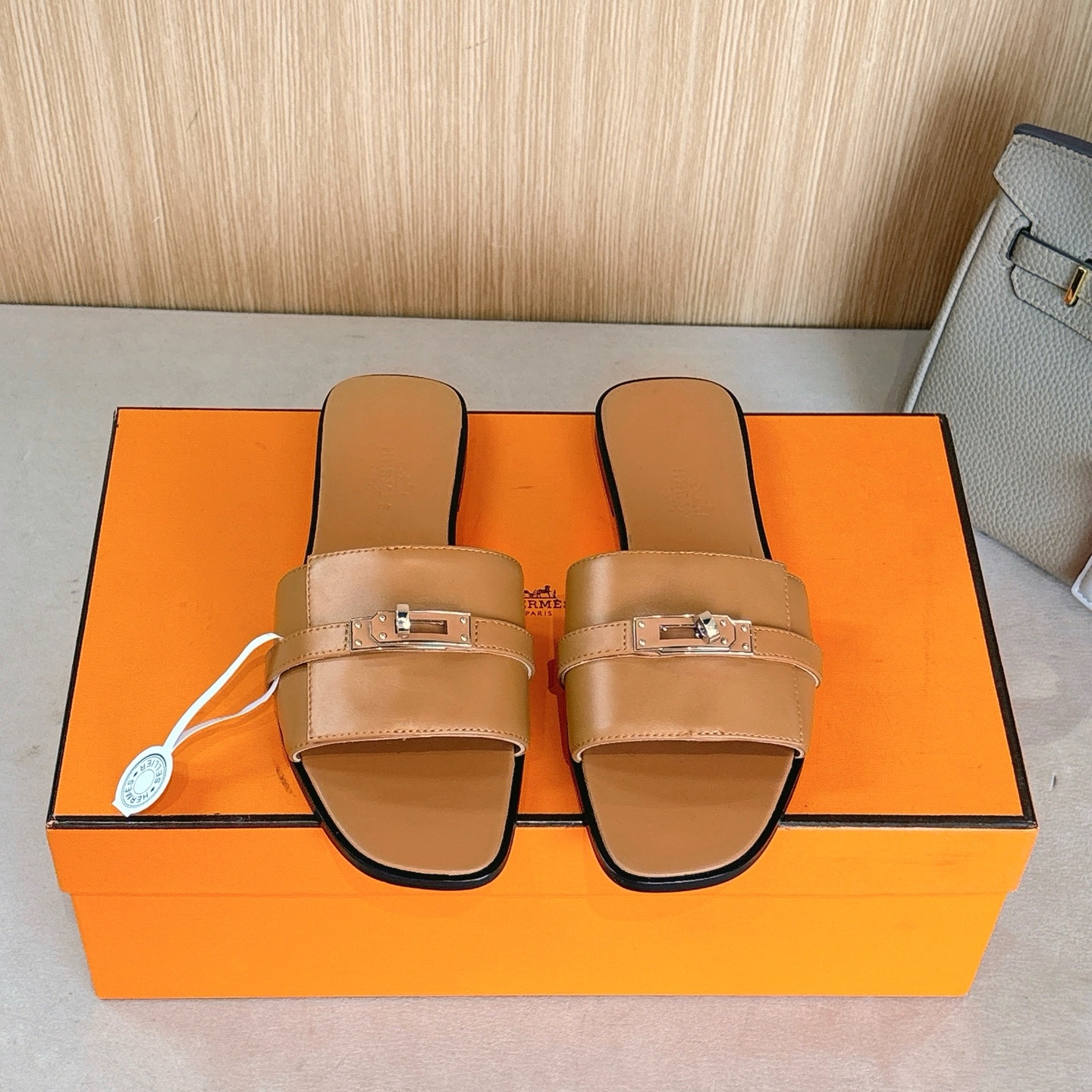 HERMES 01819