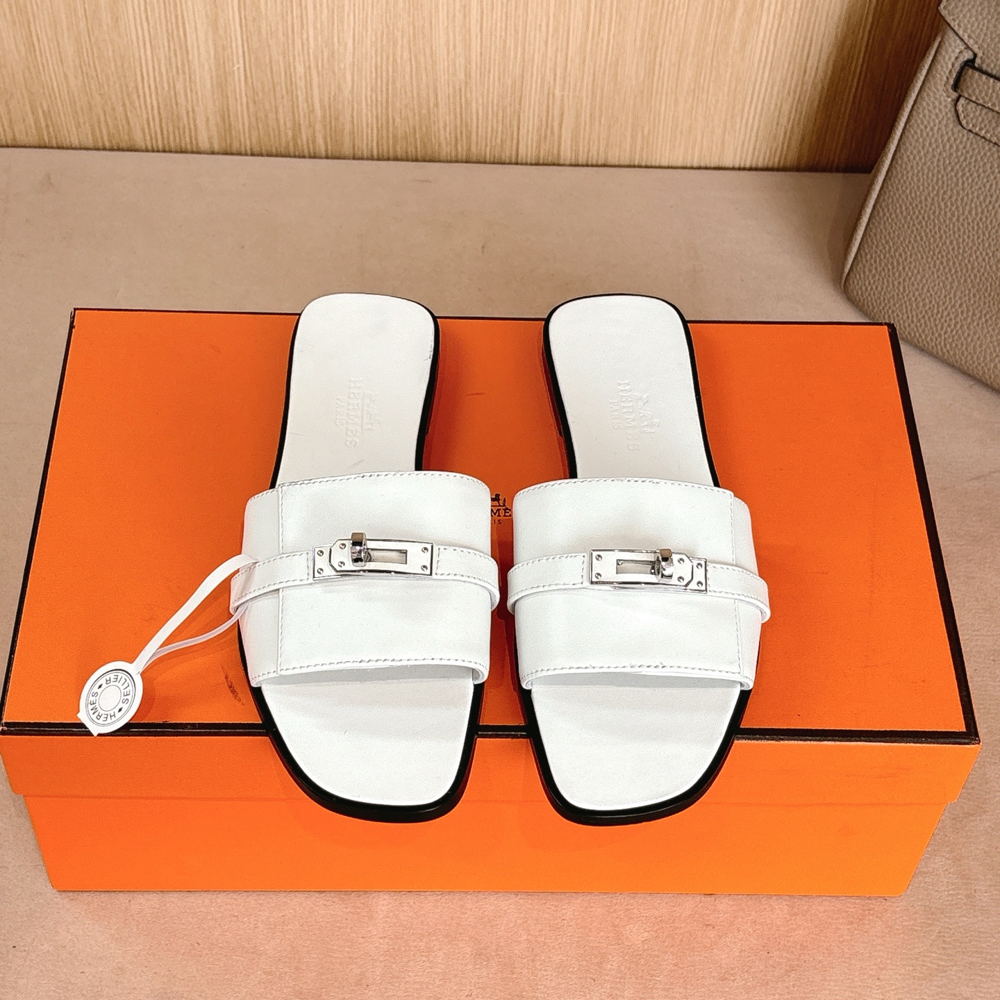 HERMES 01829