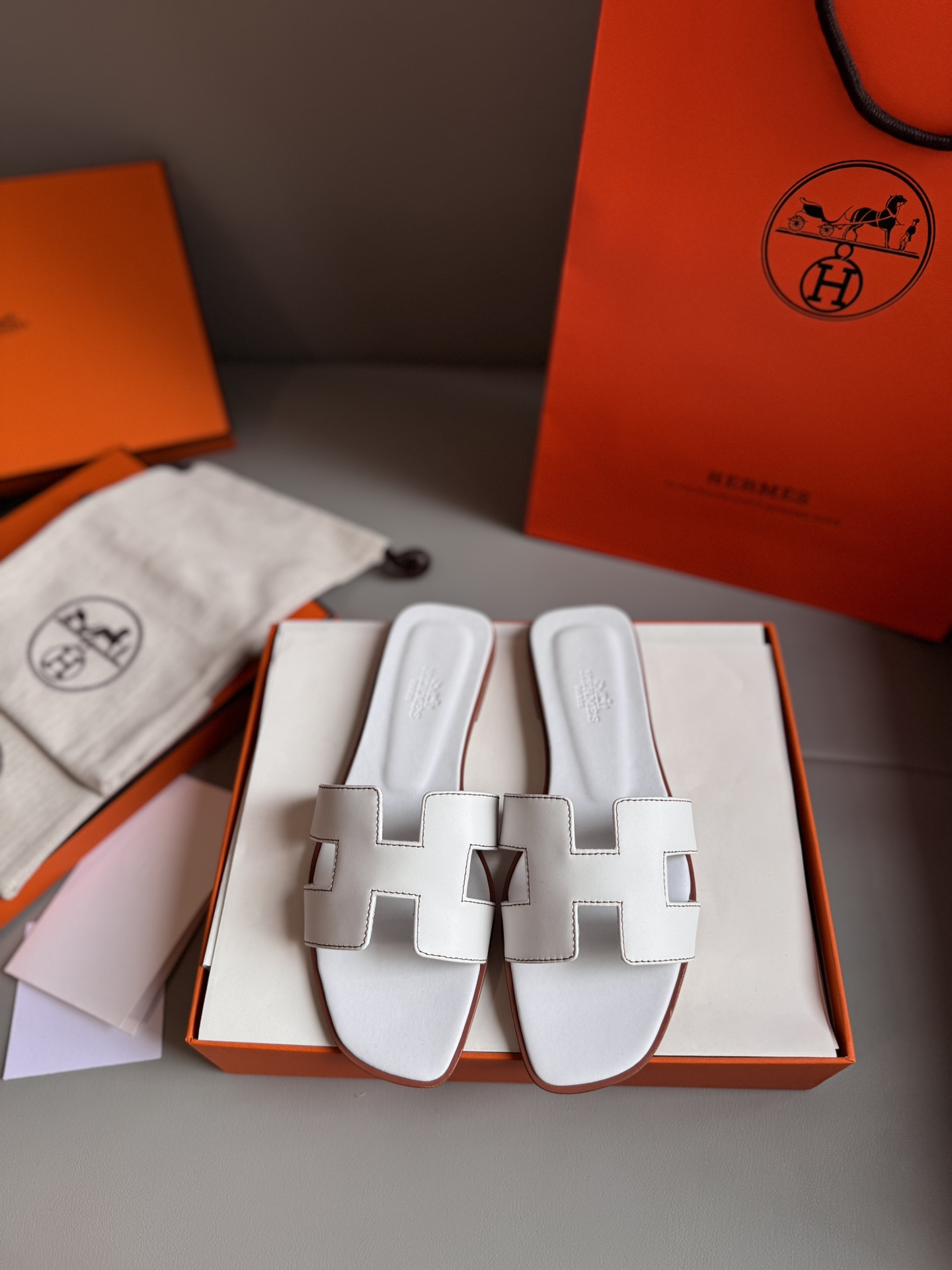 HERMES 01829