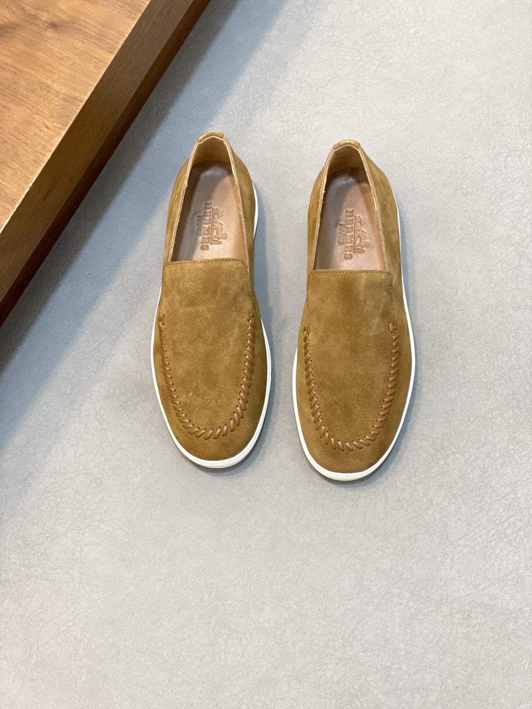 HERMES 01829