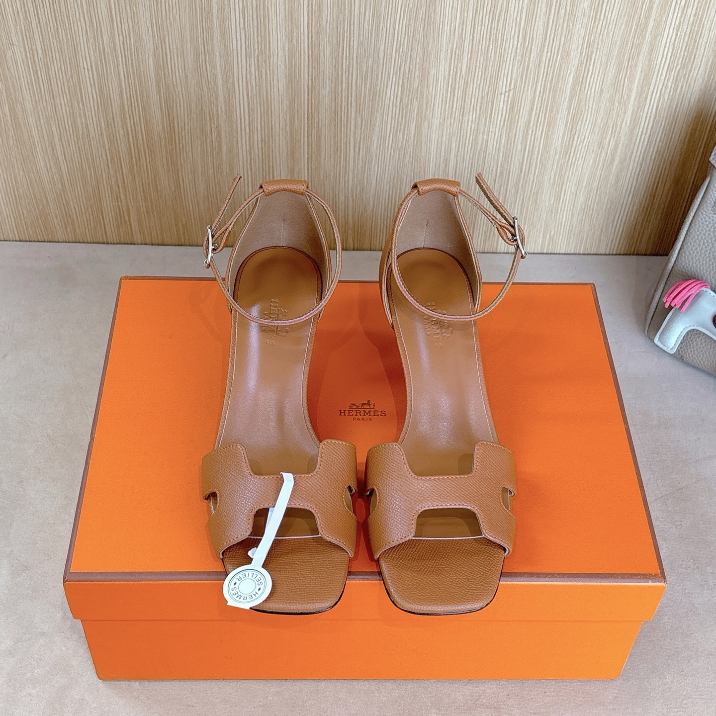 HERMES 01869