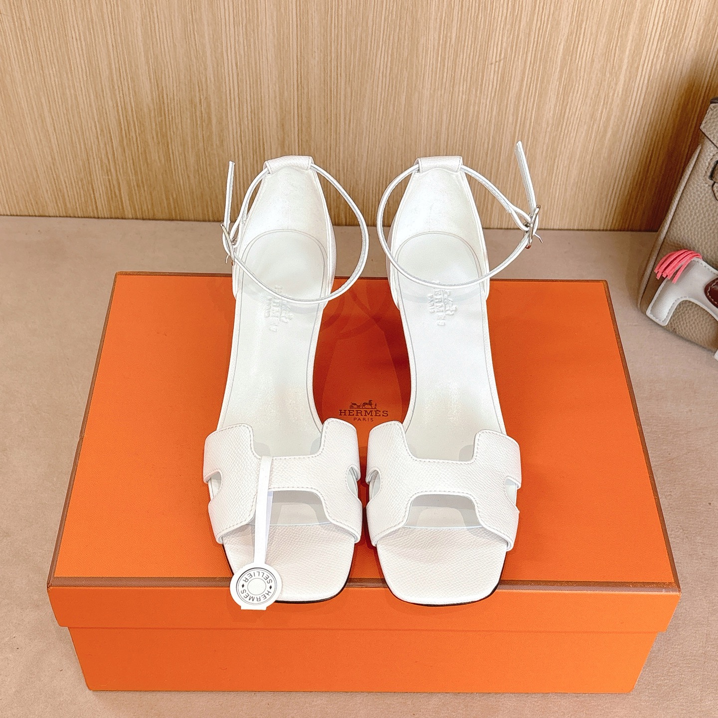 HERMES 01899