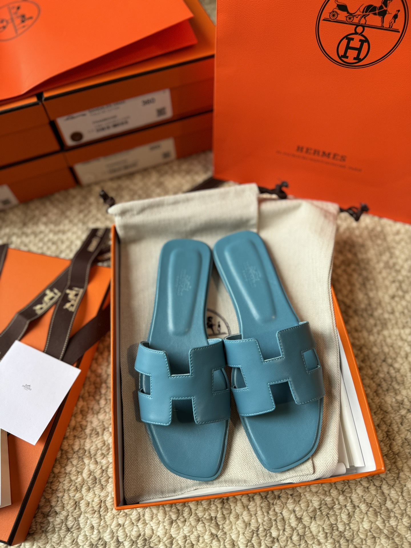 HERMES 01909