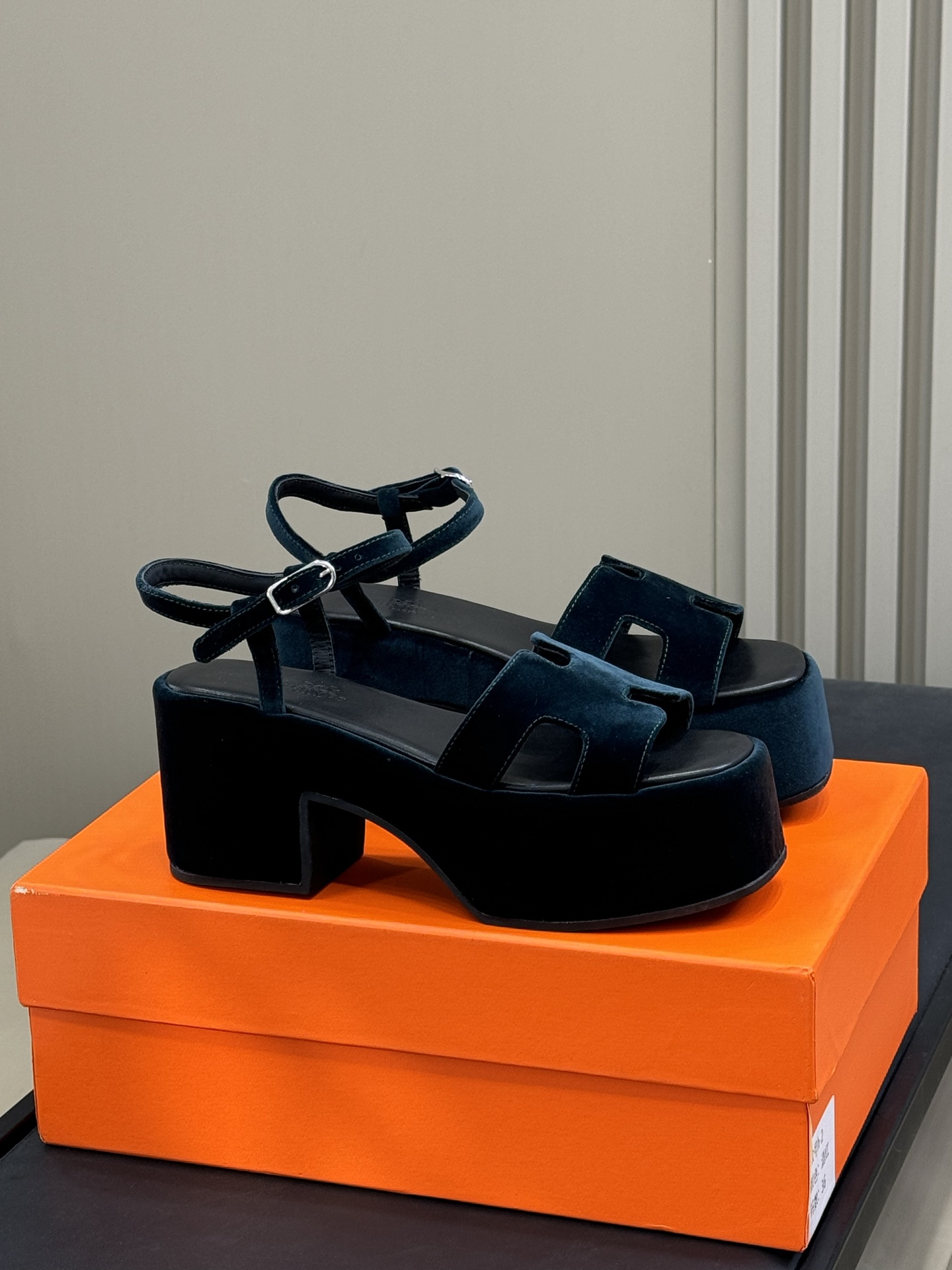 HERMES 02036