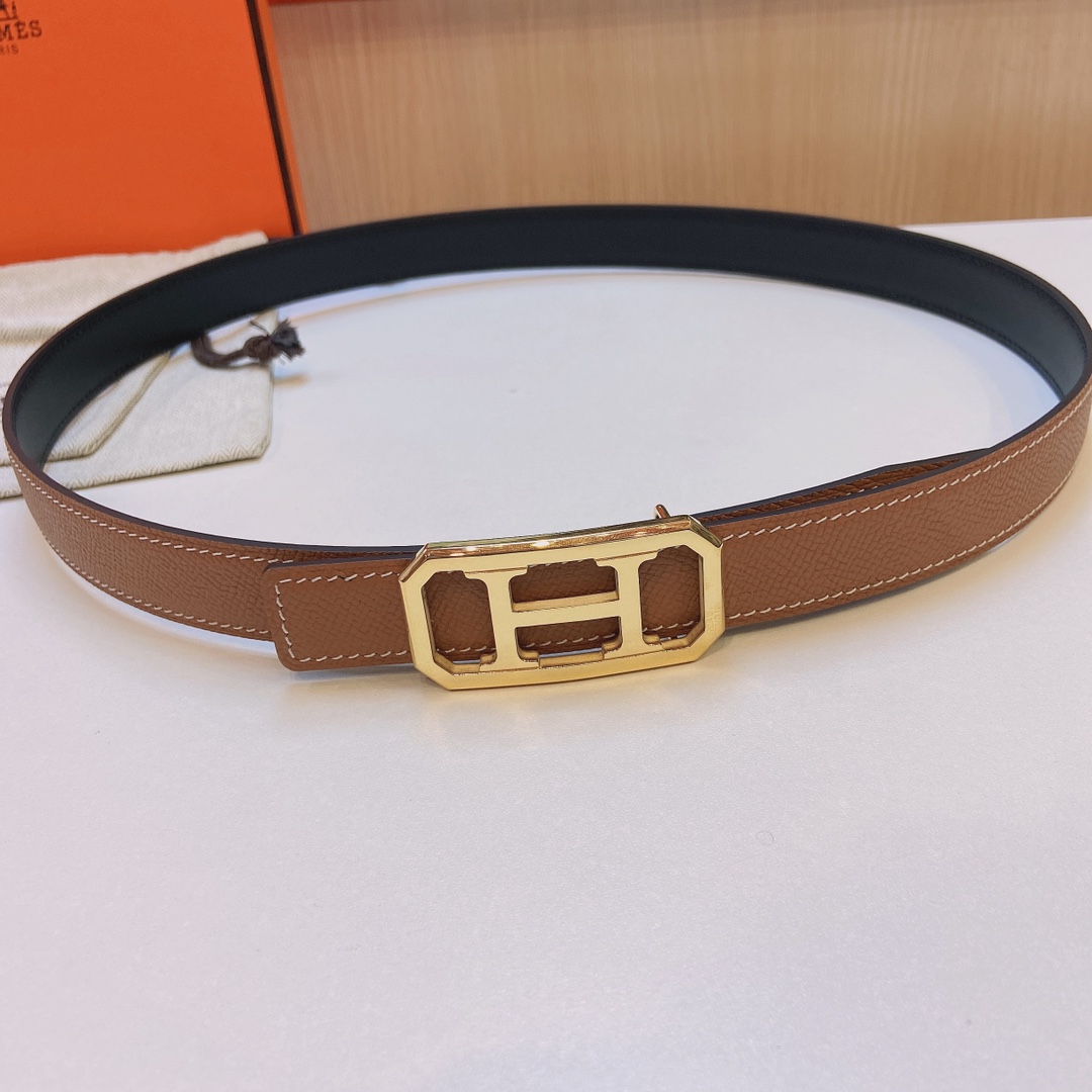 HERMES  0216