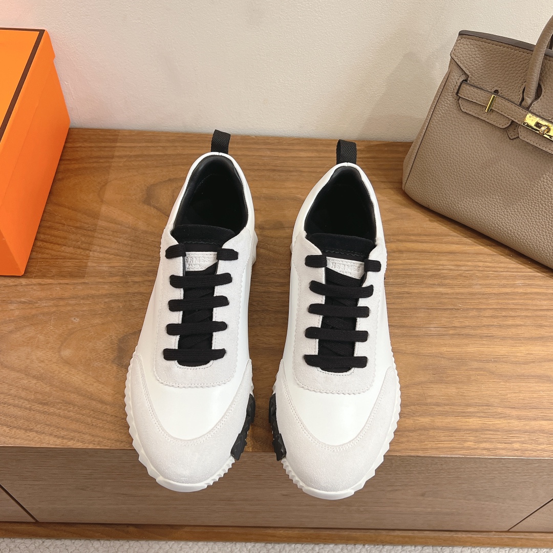 HERMES 02369