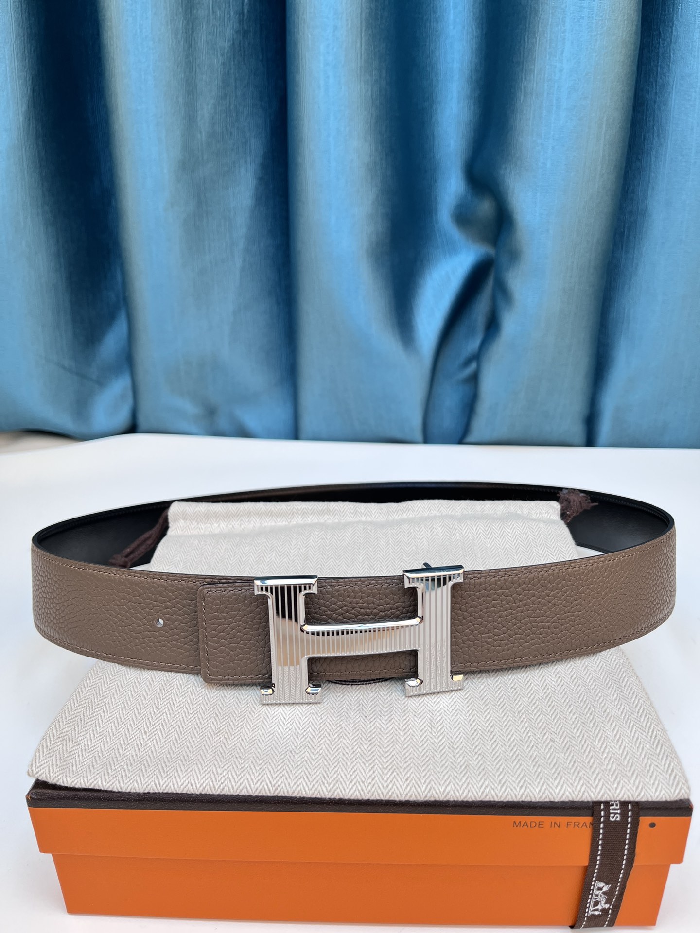 HERMES  0439