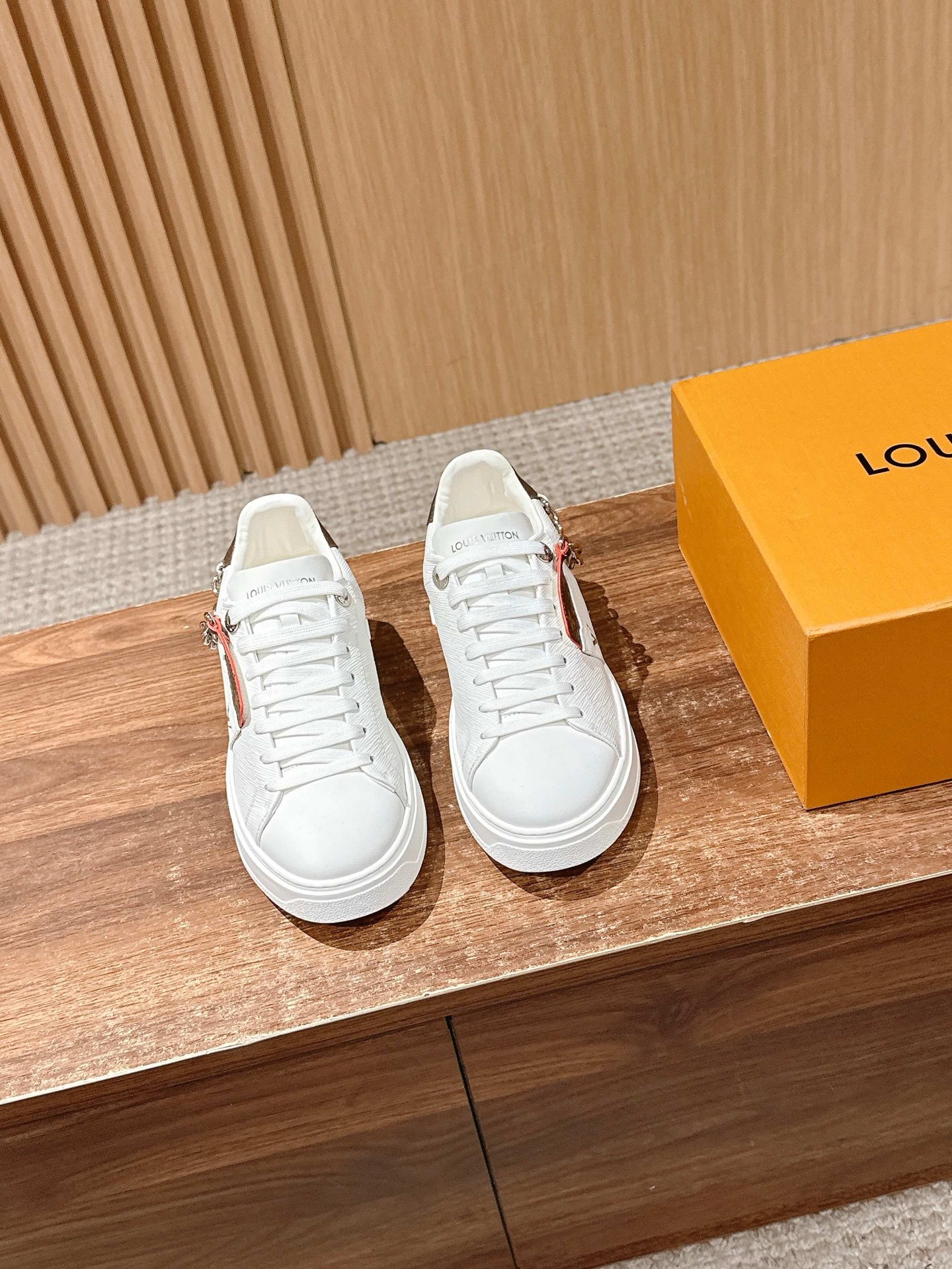 LV 00009