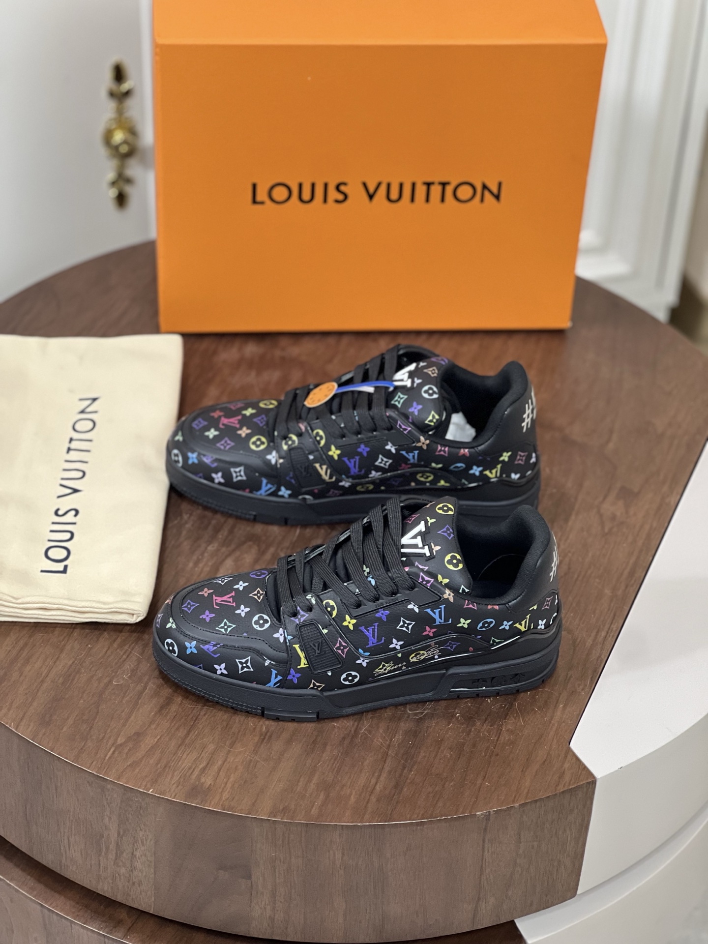 LV  00009