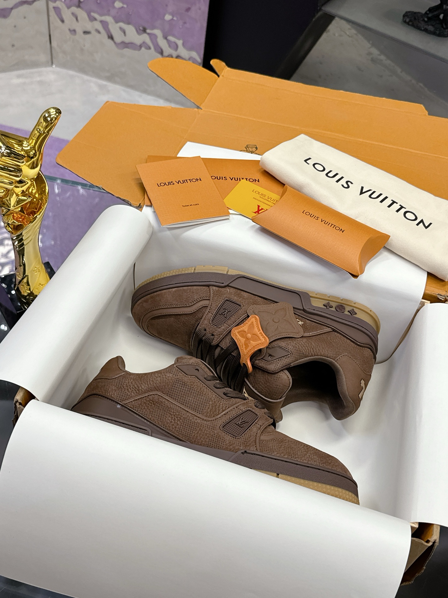 LV 00019