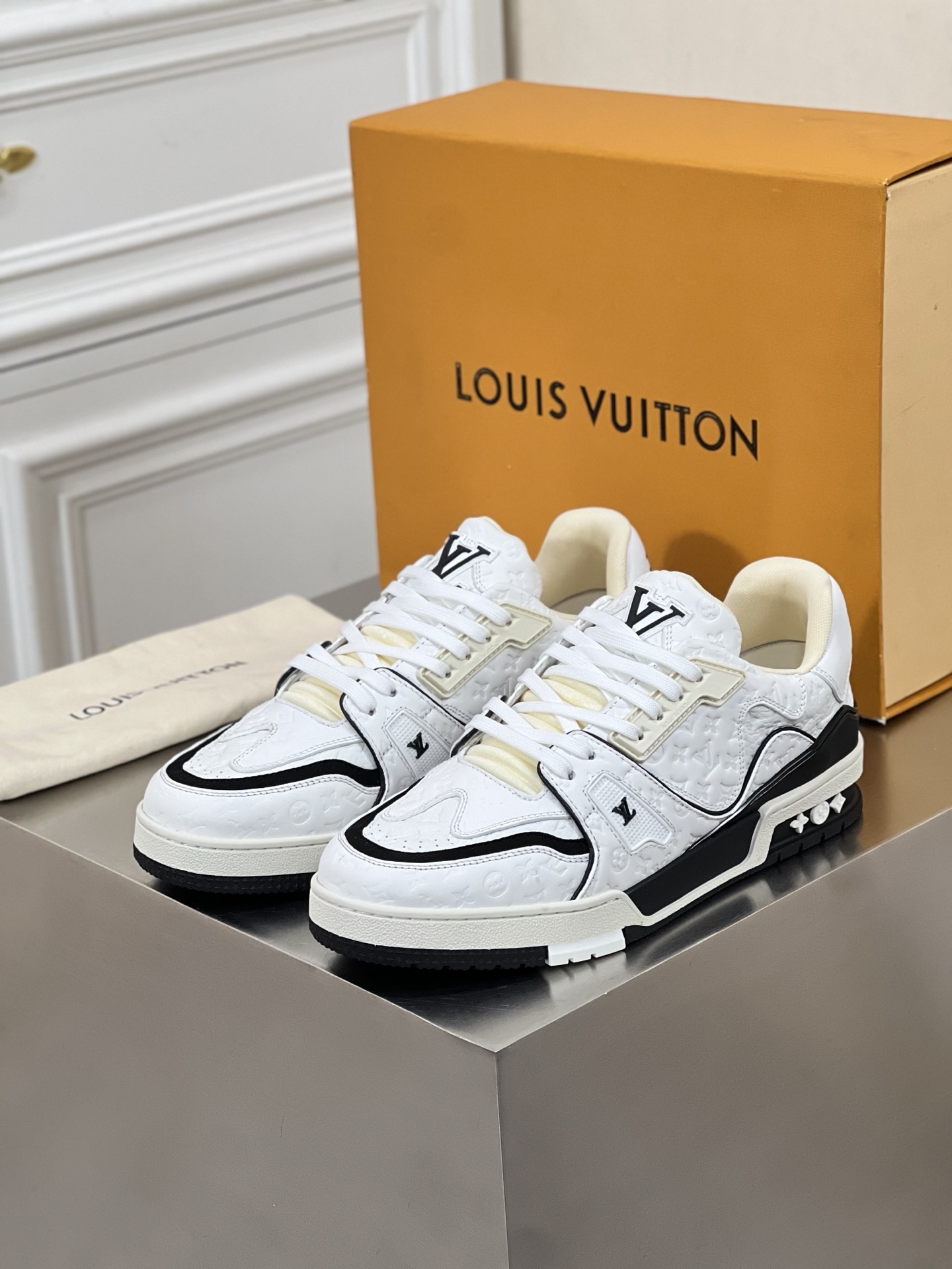 LV 00129