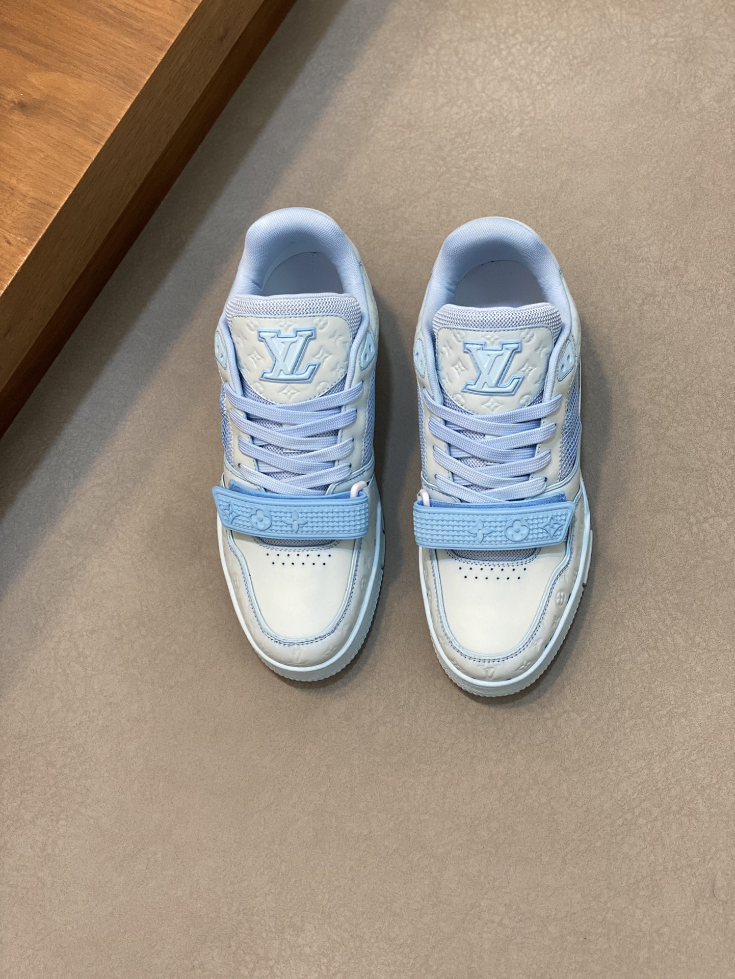 LV 00129