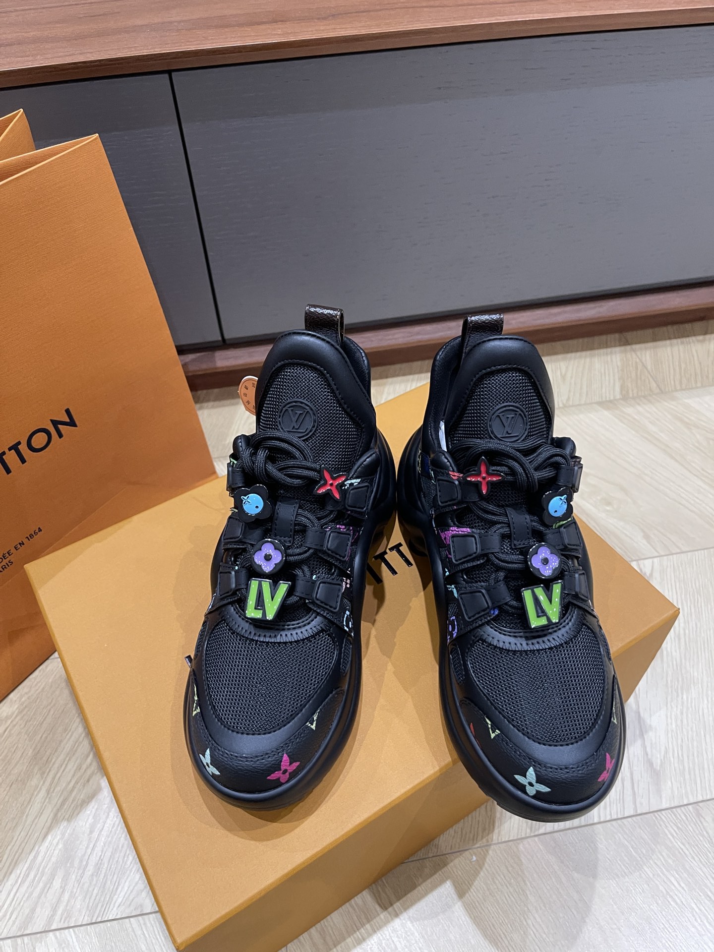 LV 00168